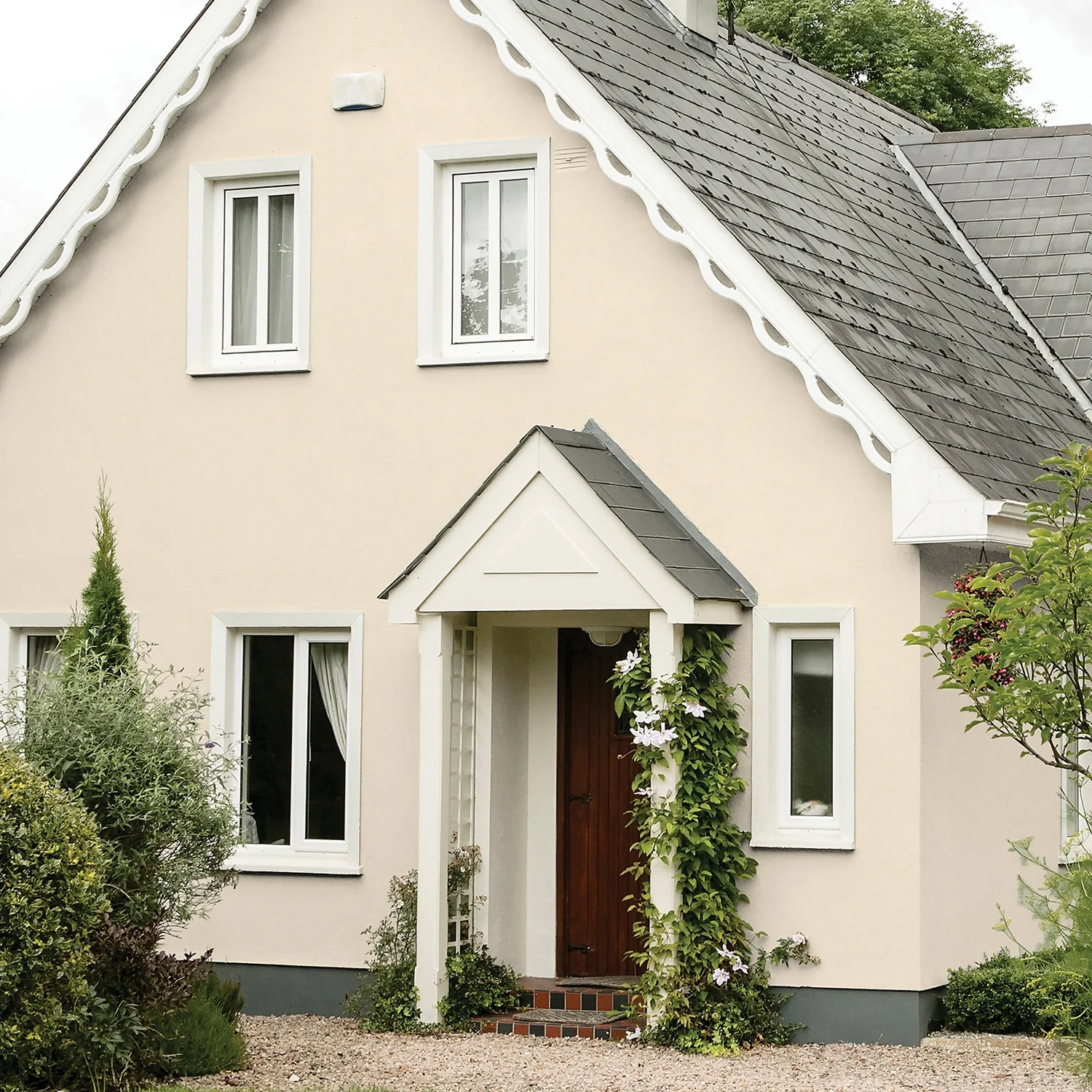 Sandtex Ultra Smooth Masonry Paint - Magnolia - 150ml 4 Sandtex Ultra Smooth Masonry Paint - Magnolia - 150ml - Image 2