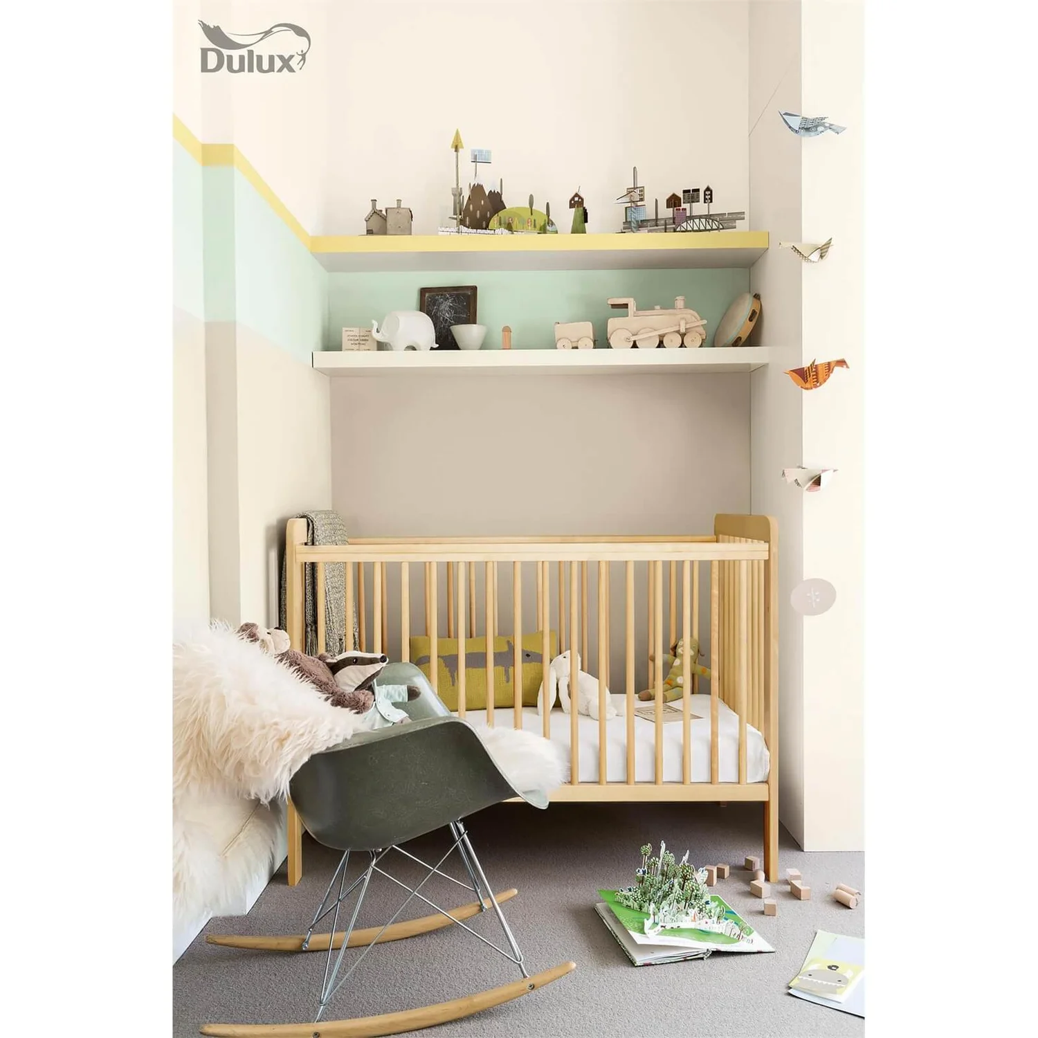 Dulux Easycare Bathroom Jasmine White - Soft Sheen Paint - 2.5L 10 Dulux Easycare Bathroom Jasmine White - Soft Sheen Paint - 2.5L - Image 8