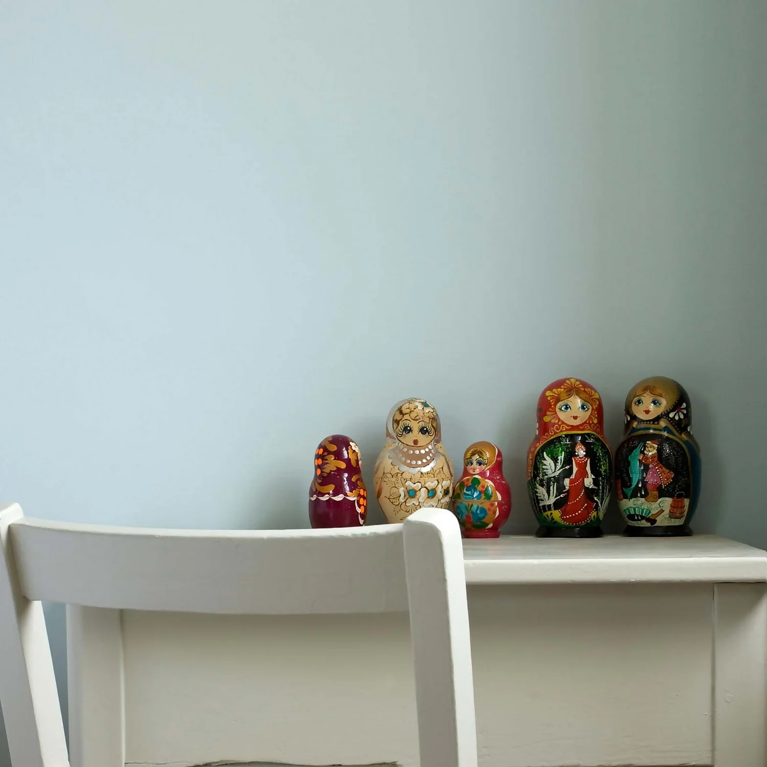 Farrow & Ball Full Gloss Paint Borrowed Light - 2.5L 6 Farrow & Ball Full Gloss Paint Borrowed Light - 2.5L - Image 4