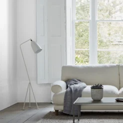 Crown Walls & Ceilings Matt Emulsion Paint Pure Brilliant White - 2.5L 10 Crown Walls & Ceilings Matt Emulsion Paint Pure Brilliant White - 2.5L -Laura Paint Shop 12807515 1715001928371201