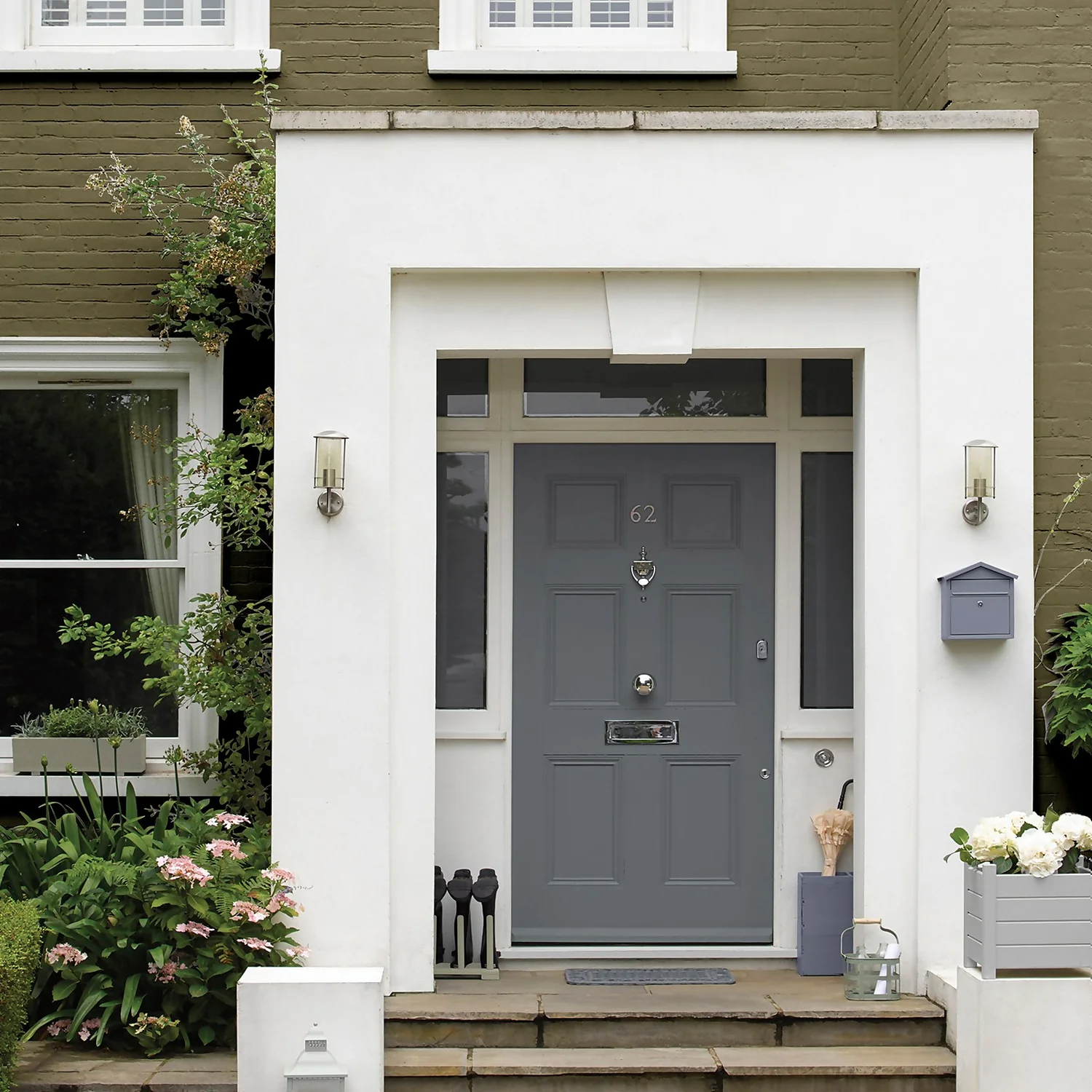 Sandtex® Ultra Smooth Masonry Paint Olive - 5L 7 Sandtex® Ultra Smooth Masonry Paint Olive - 5L - Image 5