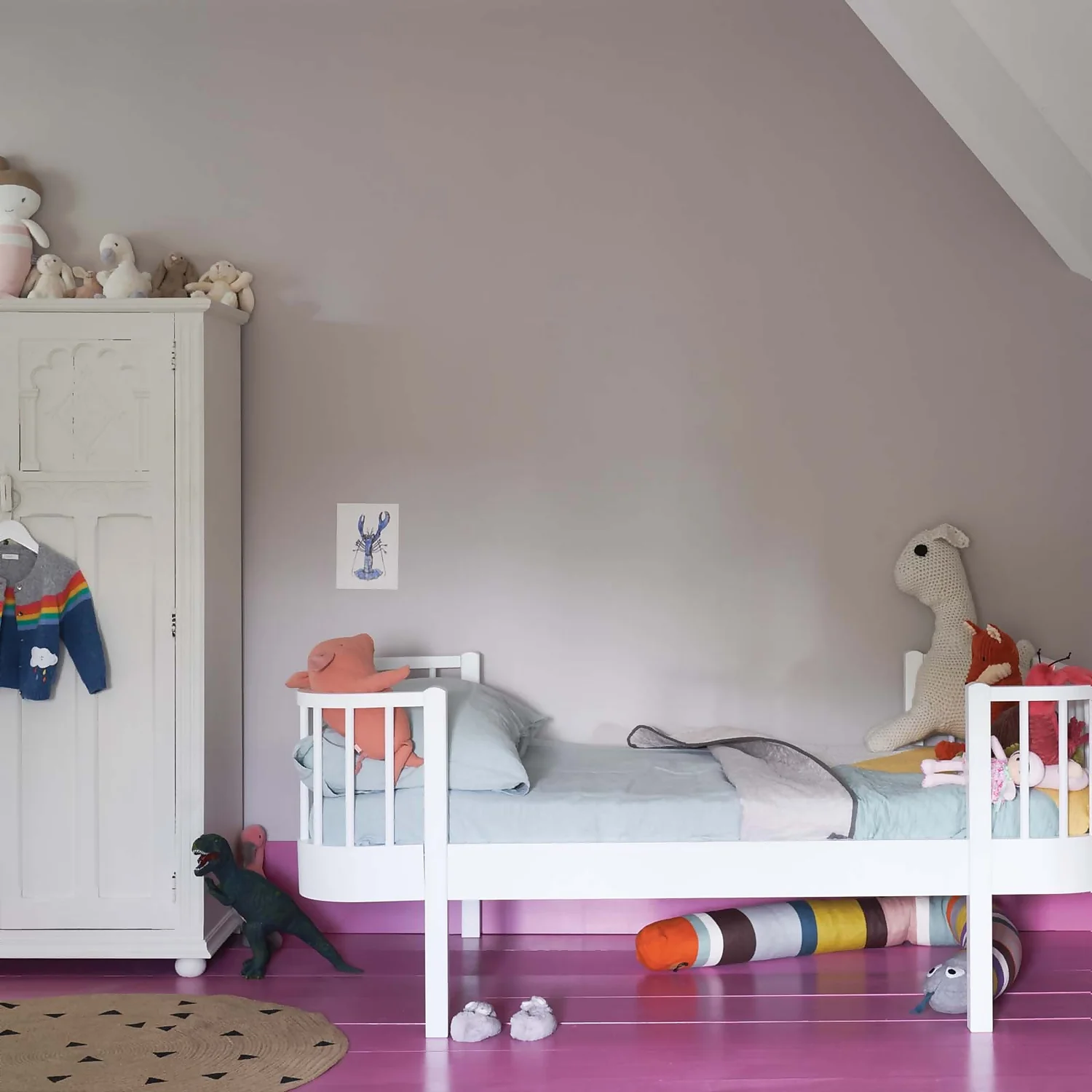 Farrow & Ball Full Gloss Paint Peignoir - 2.5L 6 Farrow & Ball Full Gloss Paint Peignoir - 2.5L - Image 4