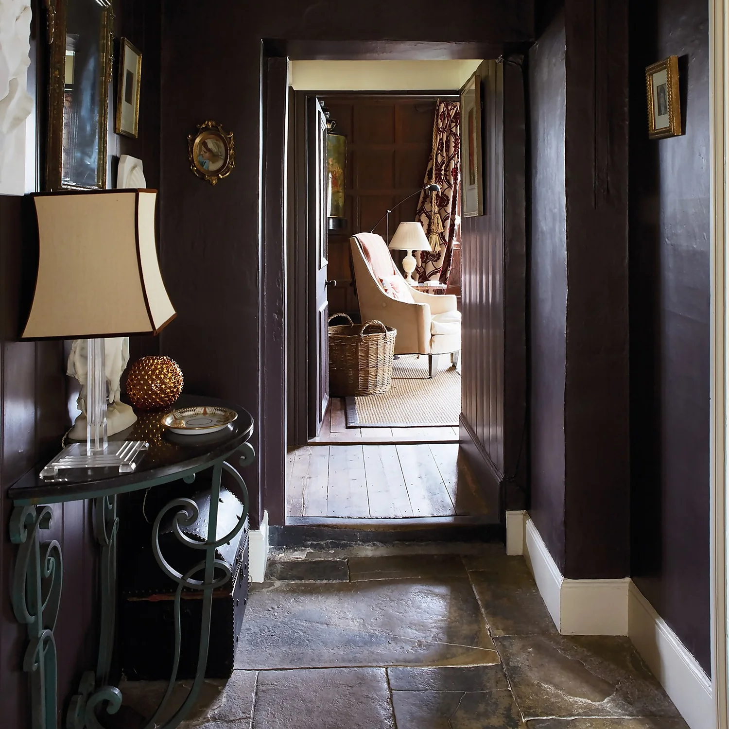 Farrow & Ball Modern Matt Emulsion Paint Mahogany - 2.5L 4 Farrow & Ball Modern Matt Emulsion Paint Mahogany - 2.5L - Image 2