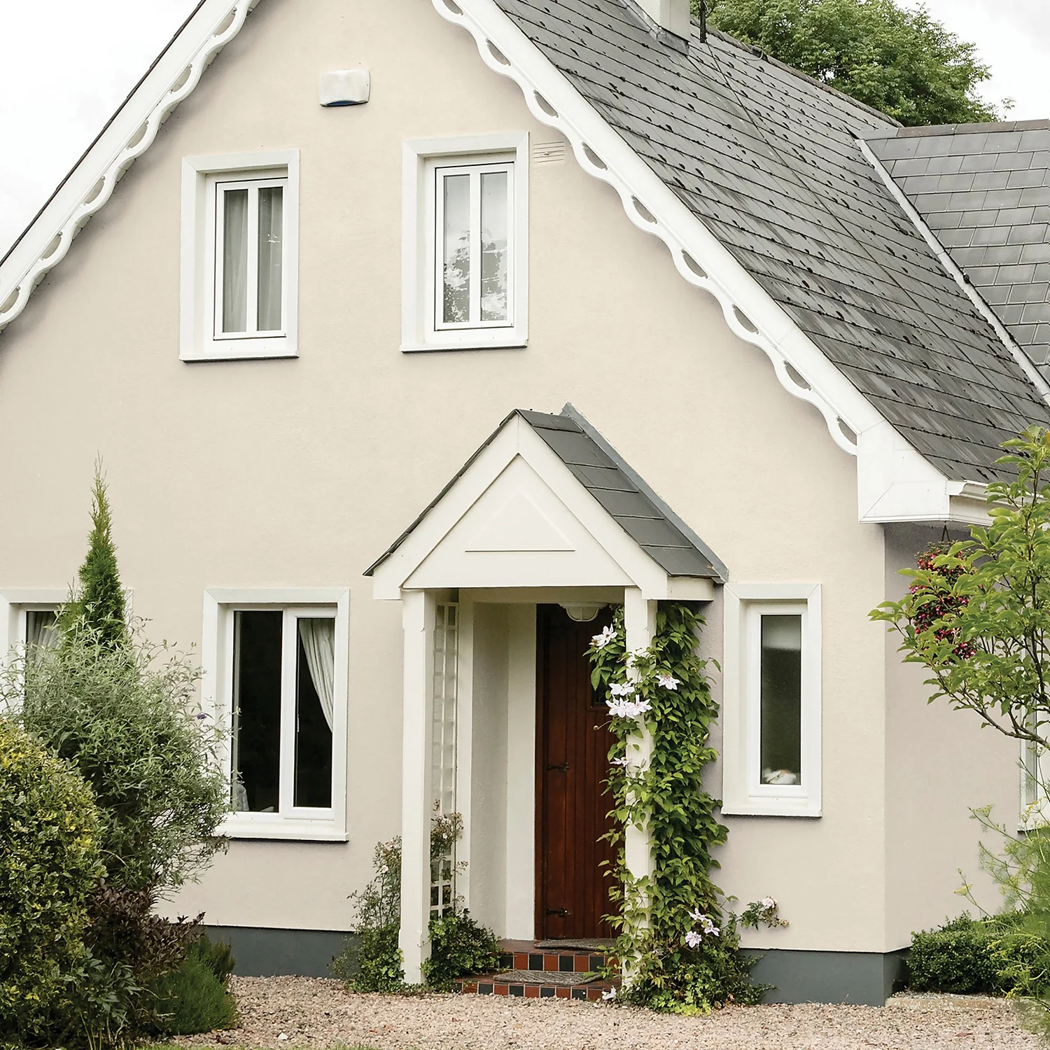 Sandtex® Textured Masonry Paint Sandstone - 5L 4 Sandtex® Textured Masonry Paint Sandstone - 5L - Image 2