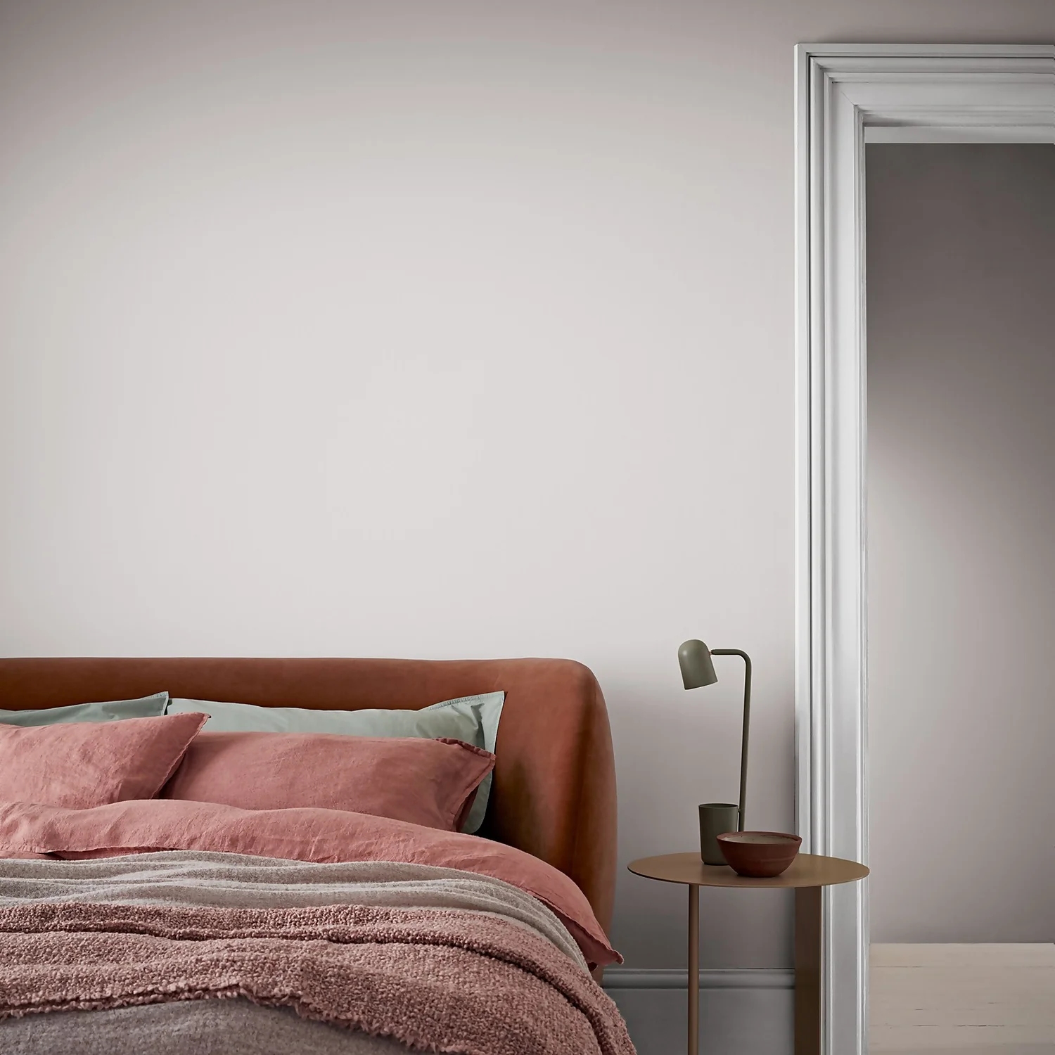 Crown Walls & Ceilings Matt Emulsion Paint Spotlight - 5L 4 Crown Walls & Ceilings Matt Emulsion Paint Spotlight - 5L - Image 2