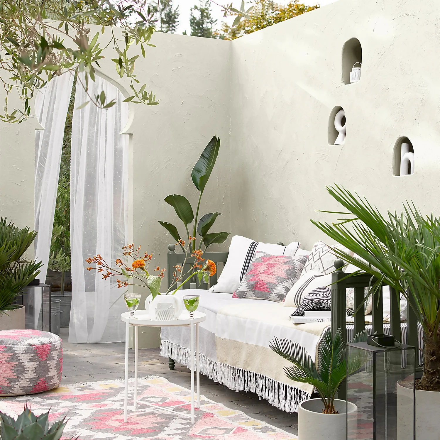 Sandtex® Ultra Smooth Masonry Paint Cotton Belt - 5L 5 Sandtex® Ultra Smooth Masonry Paint Cotton Belt - 5L - Image 3