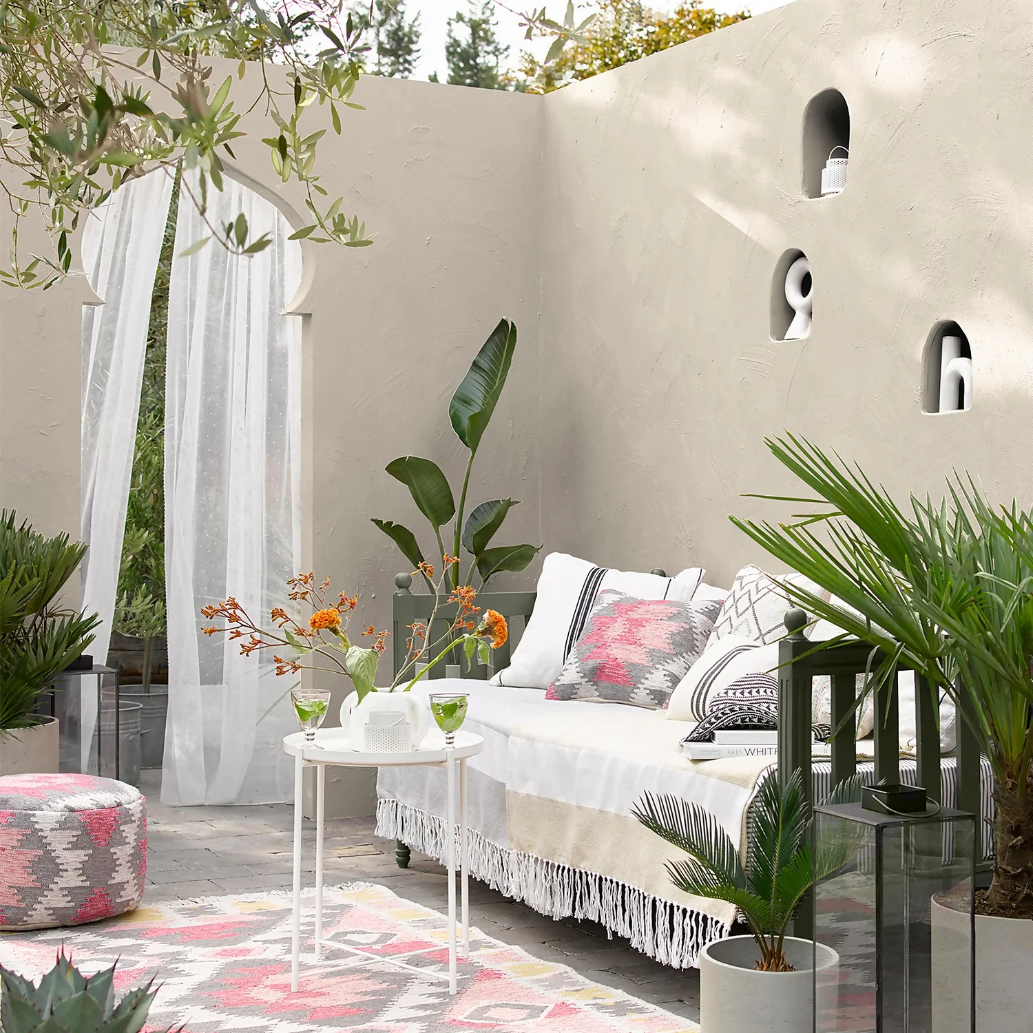 Sandtex Ultra Smooth Masonry Paint - Sandblast - 150ml 5 Sandtex Ultra Smooth Masonry Paint - Sandblast - 150ml - Image 3