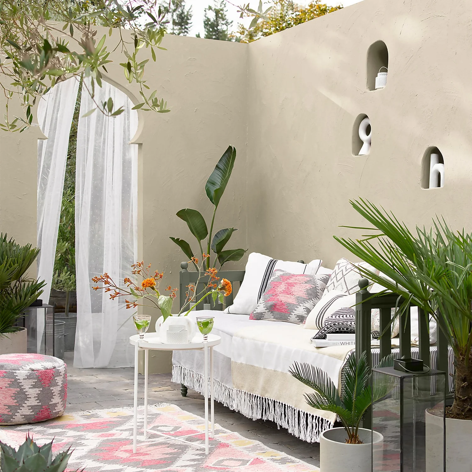 Sandtex® Ultra Smooth Masonry Paint Country Stone - 10L 5 Sandtex® Ultra Smooth Masonry Paint Country Stone - 10L - Image 3