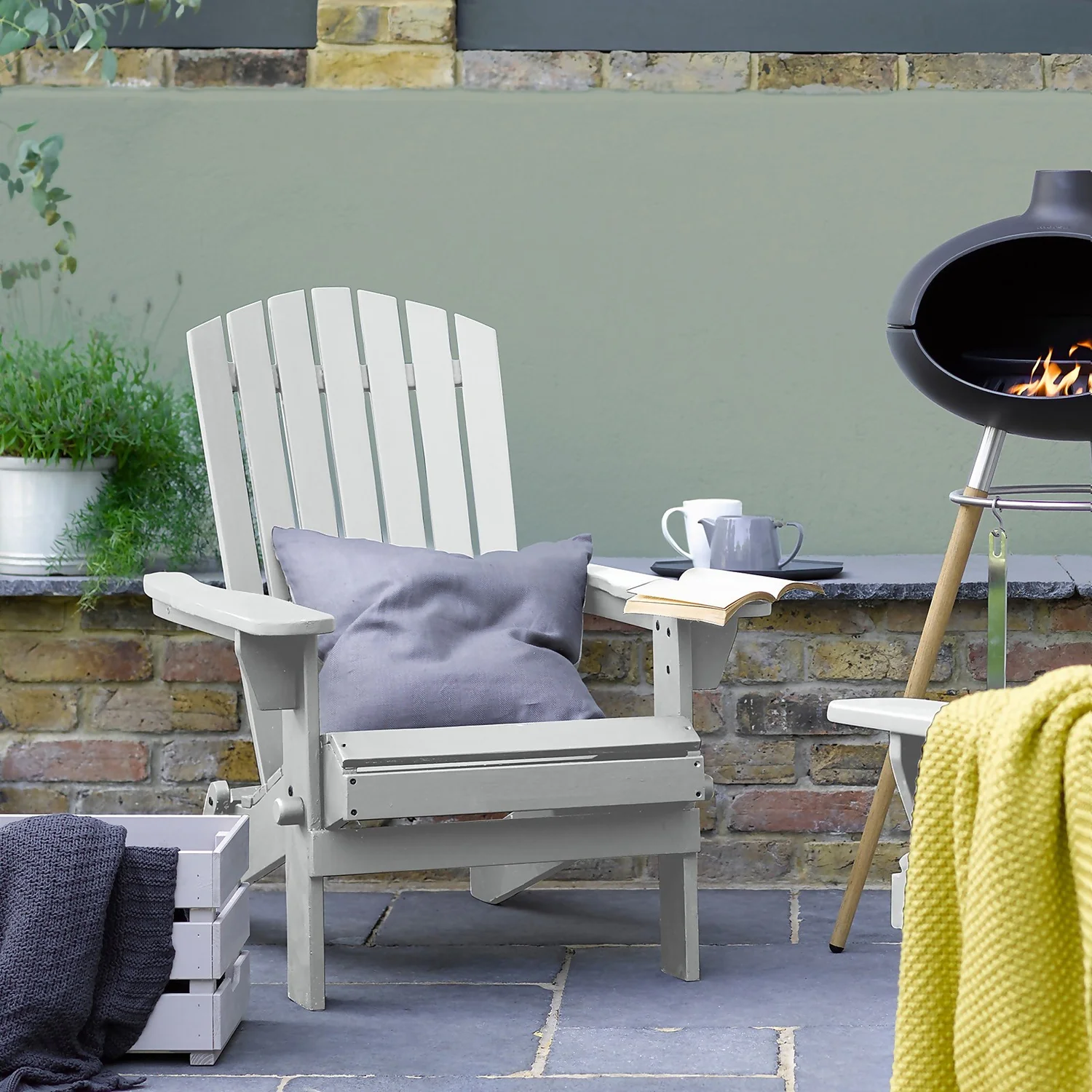 Sandtex® Rapid Dry Satin Paint Clay White - 750ml 6 Sandtex® Rapid Dry Satin Paint Clay White - 750ml - Image 4