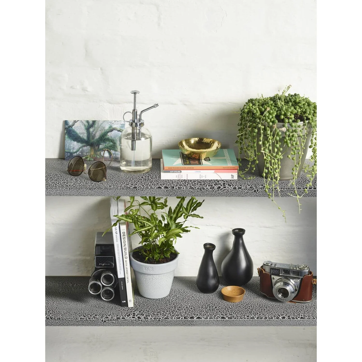 Craig & Rose Artisan Crackle Effect Spray Paint - Black - 400ml 6 Craig & Rose Artisan Crackle Effect Spray Paint - Black - 400ml - Image 4