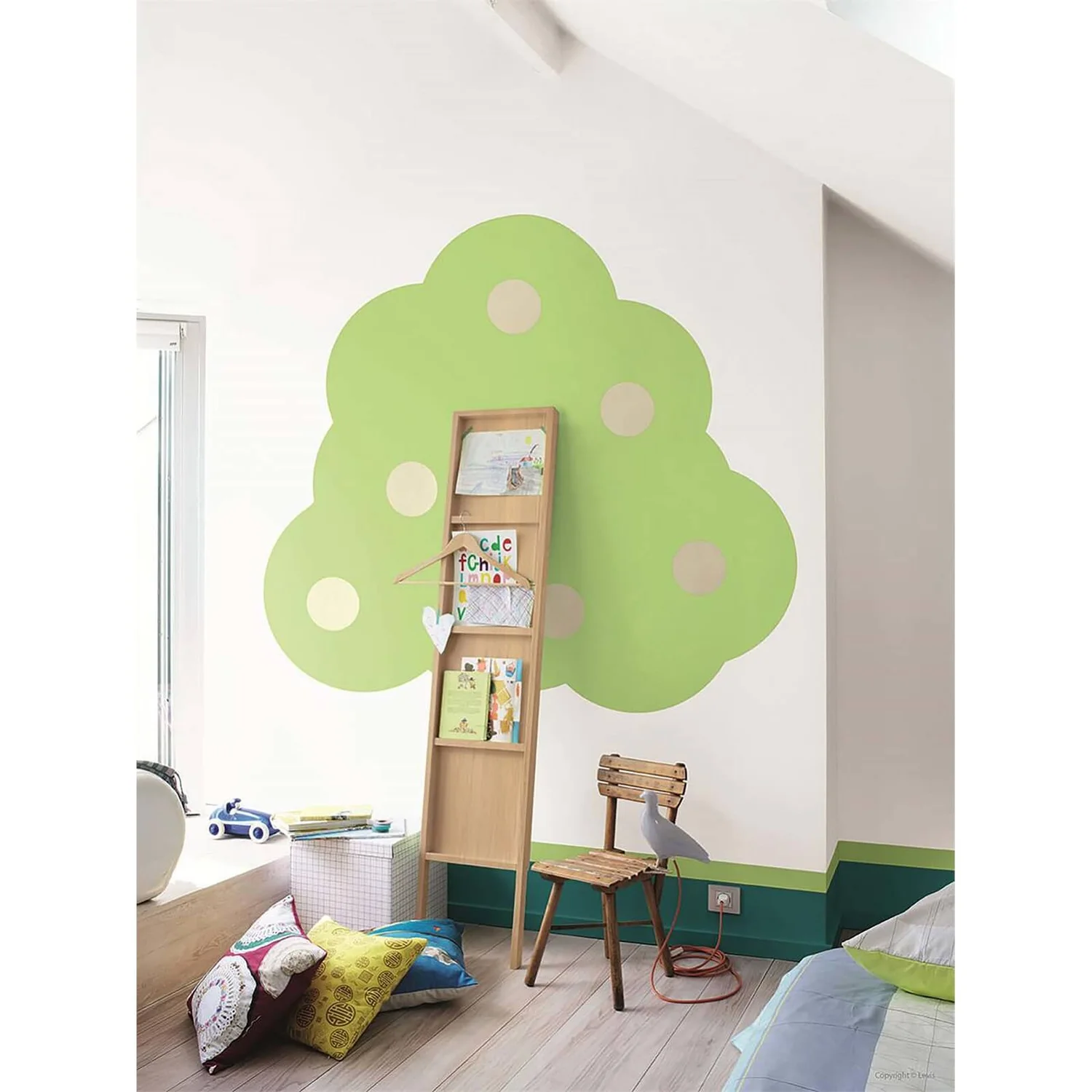 Dulux Matt Emulsion Paint Kiwi Crush - 2.5L 4 Dulux Matt Emulsion Paint Kiwi Crush - 2.5L - Image 2