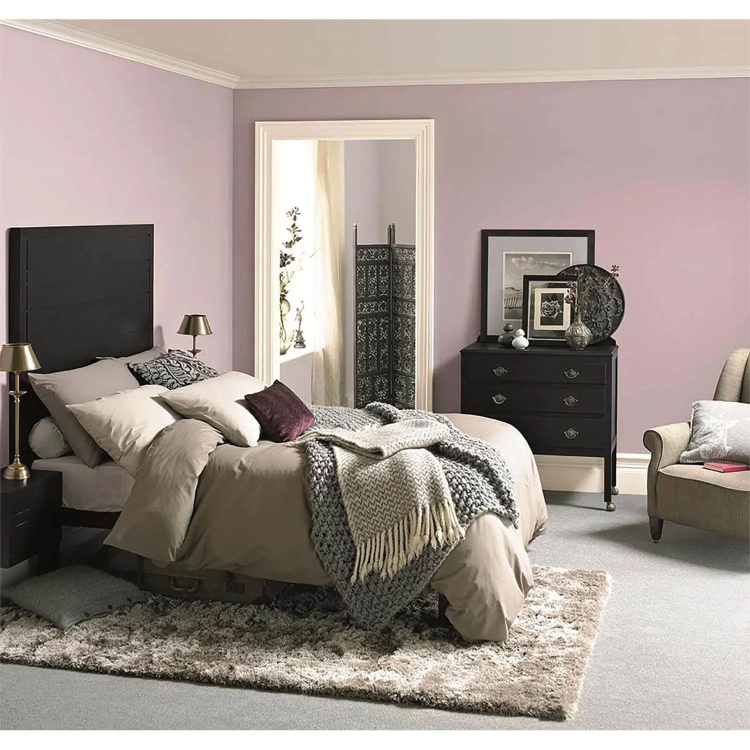 Dulux Easycare Washable & Tough Matt Paint Dusted Fondant - 2.5L 4 Dulux Easycare Washable & Tough Matt Paint Dusted Fondant - 2.5L - Image 2