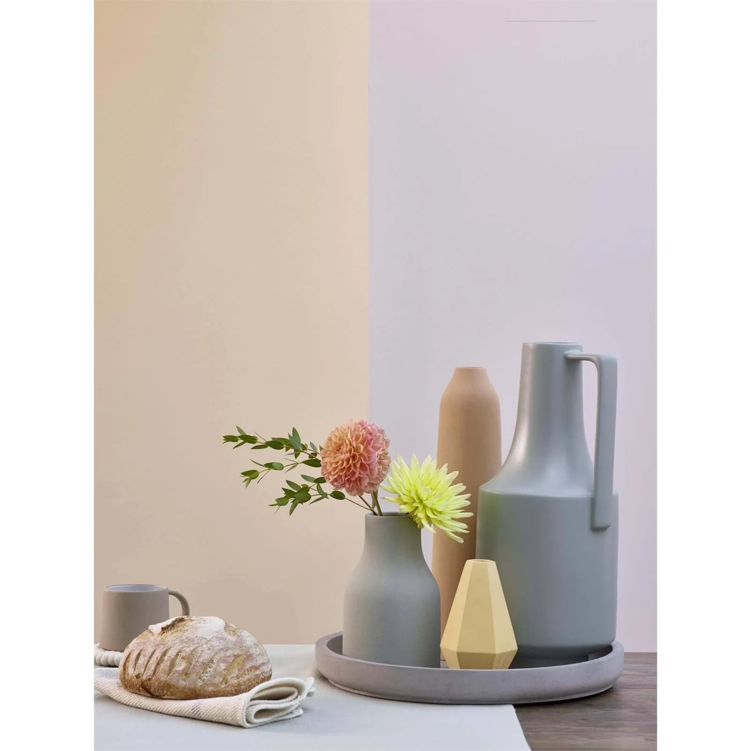 Dulux Easycare Washable & Tough Matt Paint Violet White - 2.5L 4 Dulux Easycare Washable & Tough Matt Paint Violet White - 2.5L - Image 2