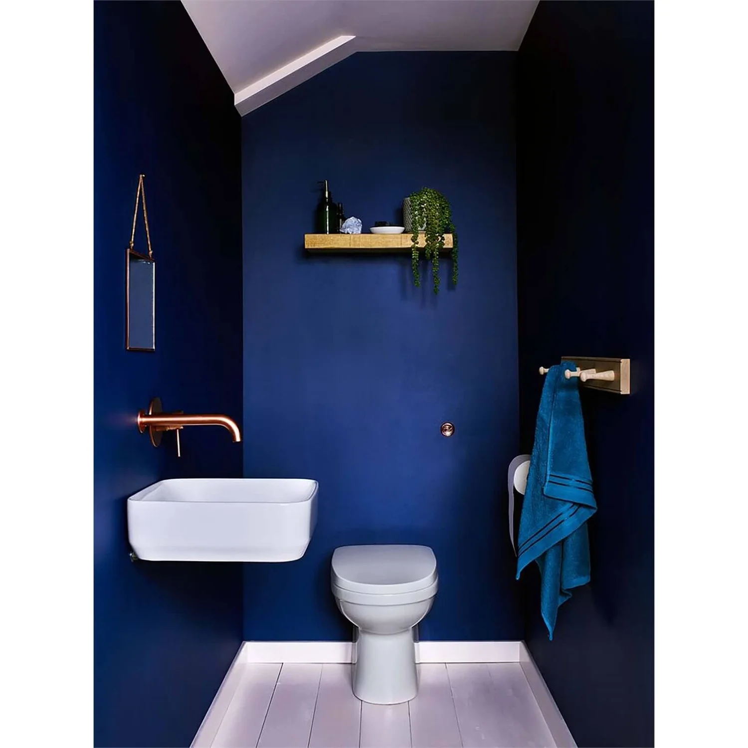 Dulux Easycare Washable & Tough Matt Paint Sapphire Salute - Tester 30ml 5 Dulux Easycare Washable & Tough Matt Paint Sapphire Salute - Tester 30ml - Image 3