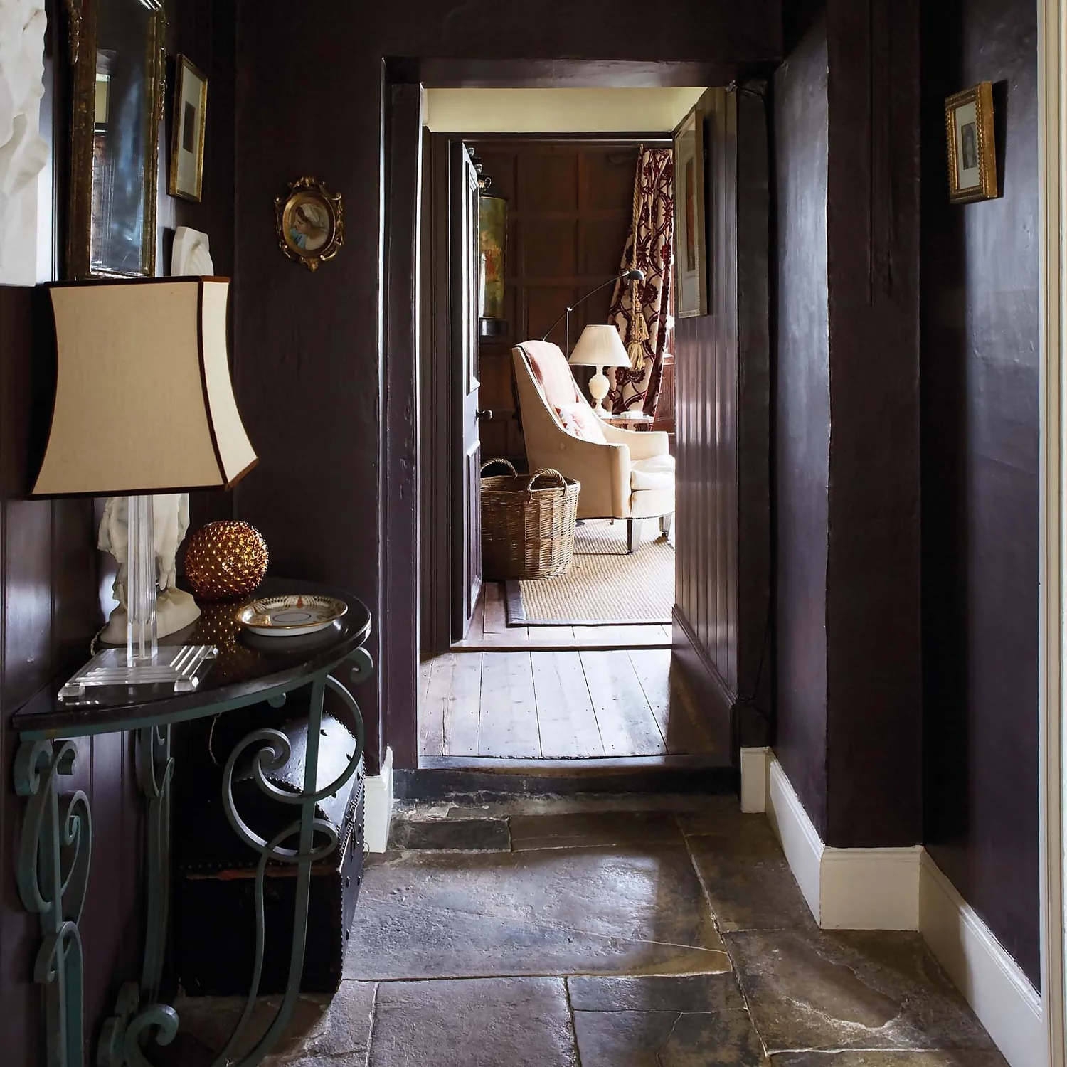 Farrow & Ball Full Gloss Paint Mahogany - 750ml 6 Farrow & Ball Full Gloss Paint Mahogany - 750ml - Image 4