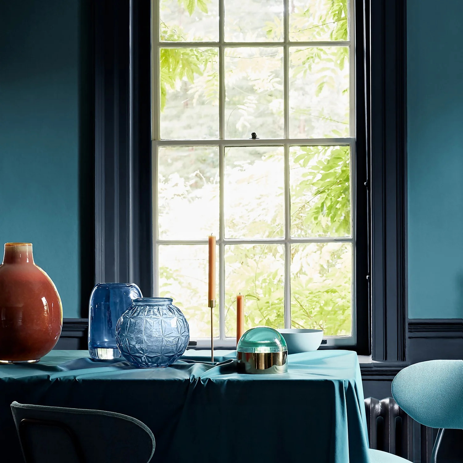 Crown Walls & Ceilings Matt Emulsion Paint Teal - 2.5L 4 Crown Walls & Ceilings Matt Emulsion Paint Teal - 2.5L - Image 2