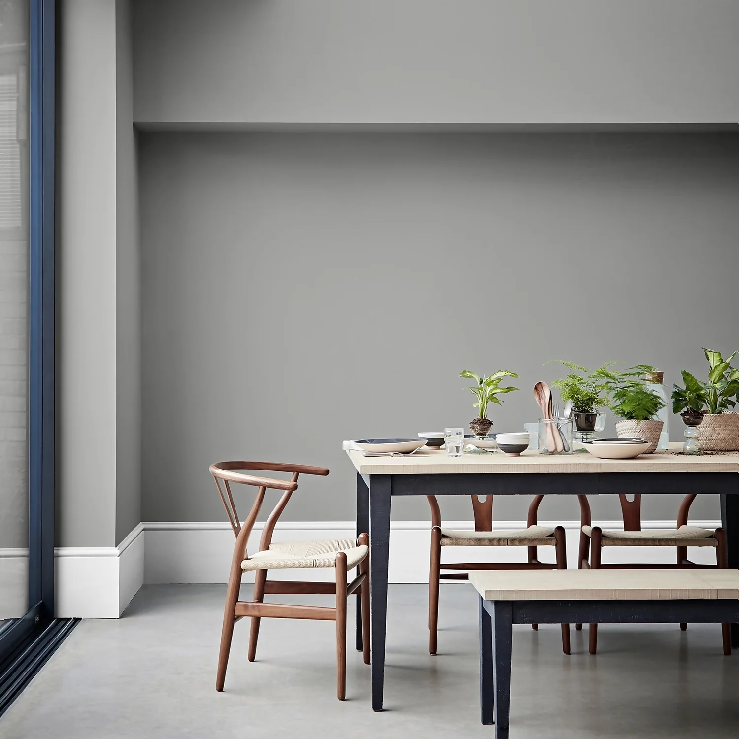 Crown Walls & Ceilings Silk Emulsion Paint Granite Dust - 5L 4 Crown Walls & Ceilings Silk Emulsion Paint Granite Dust - 5L - Image 2