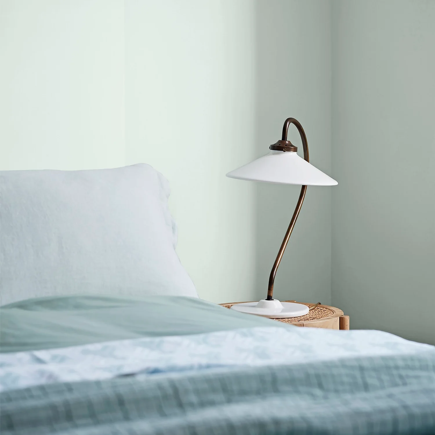 Crown Easyclean® Washable & Wipeable Multi Surface Matt Paint Botanical Extract® - 2.5L 5 Crown Easyclean® Washable & Wipeable Multi Surface Matt Paint Botanical Extract® - 2.5L - Image 3