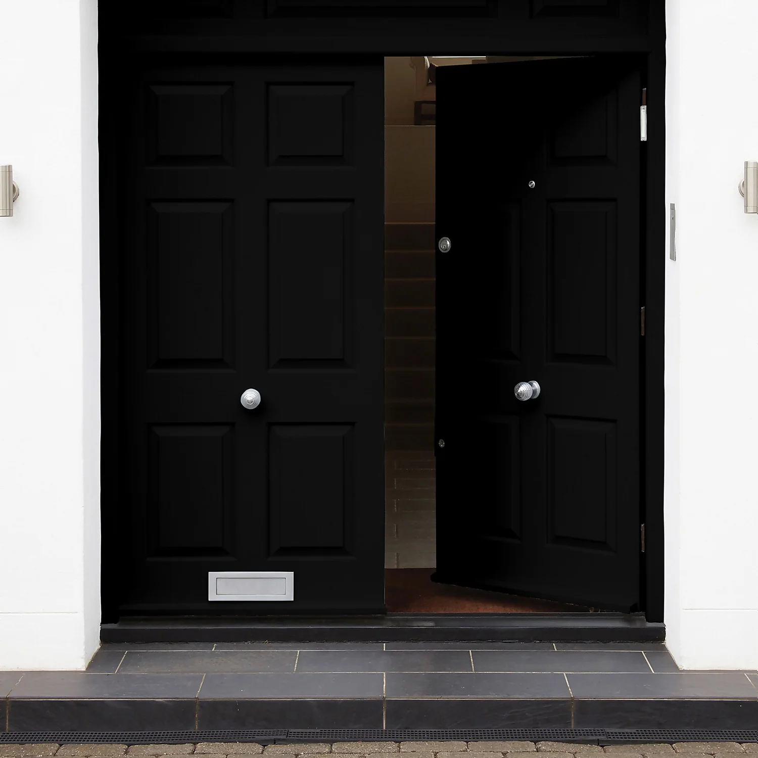 Sandtex® 10 Year Satin Paint Black - 2.5L 4 Sandtex® 10 Year Satin Paint Black - 2.5L - Image 2