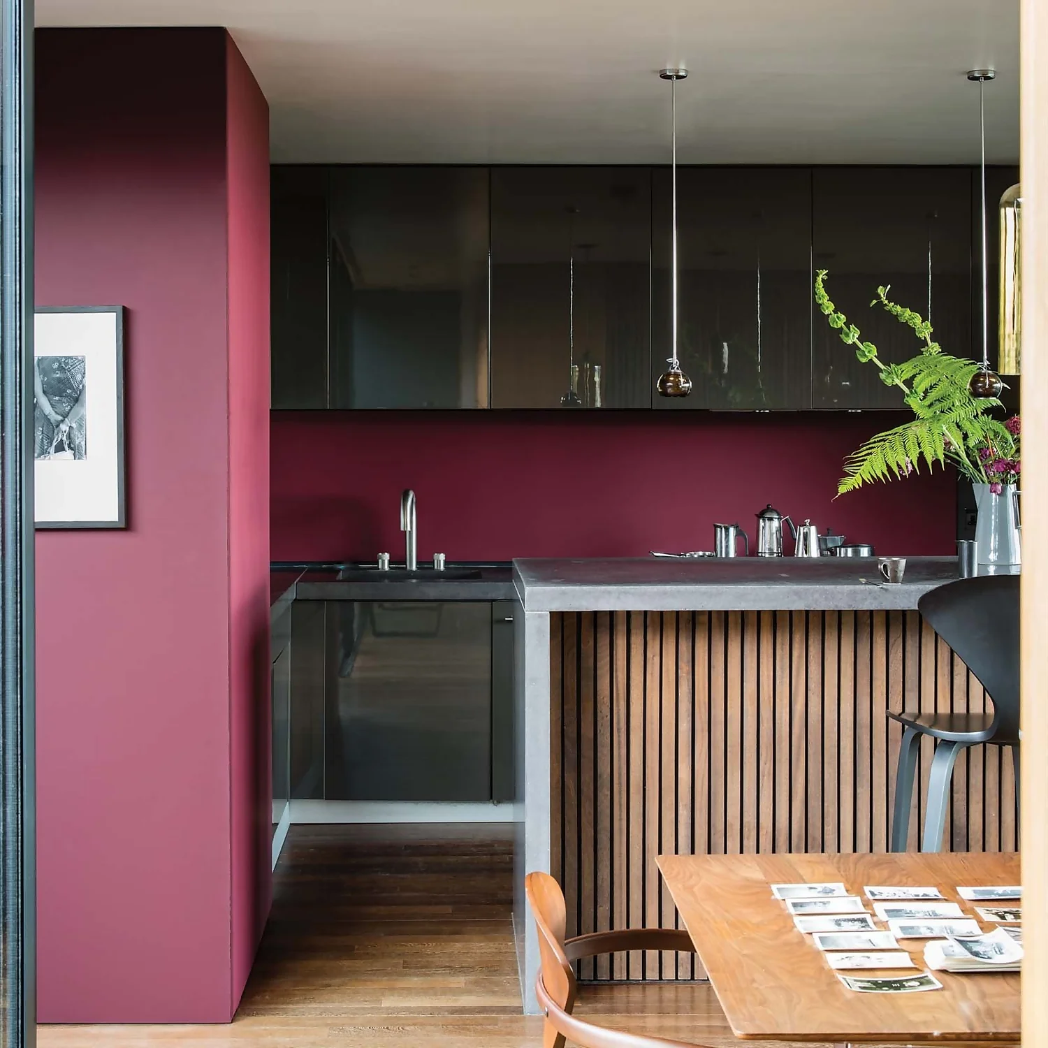 Farrow & Ball Estate Eggshell Paint Preference Red - 2.5L 4 Farrow & Ball Estate Eggshell Paint Preference Red - 2.5L - Image 2