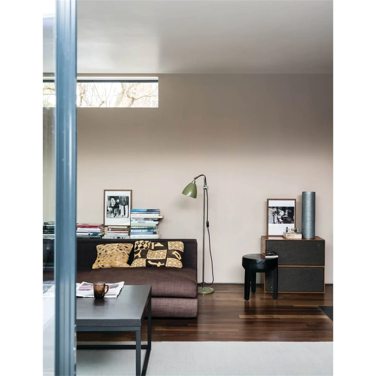 Farrow & Ball Full Gloss Paint Jitney - 2.5L 6 Farrow & Ball Full Gloss Paint Jitney - 2.5L - Image 4