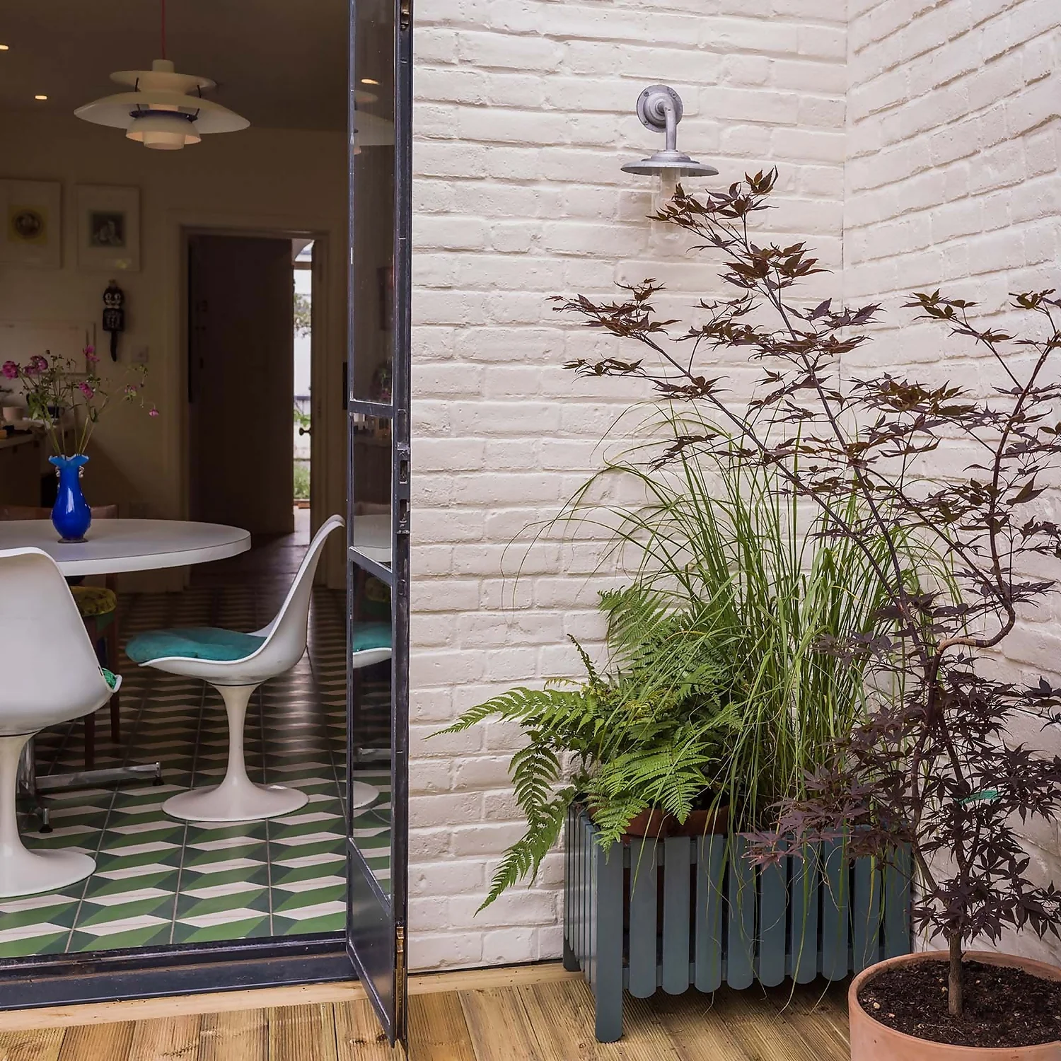 Farrow & Ball Exterior Masonry Paint School House White - 5L 4 Farrow & Ball Exterior Masonry Paint School House White - 5L - Image 2