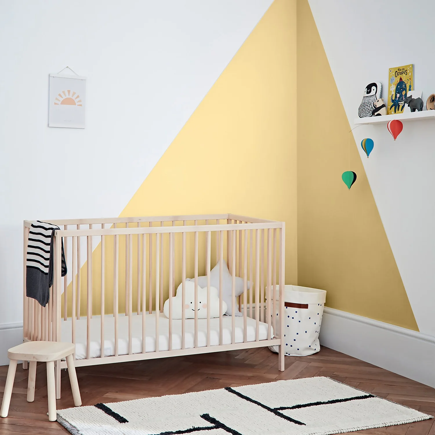 Crown Walls & Ceilings Matt Emulsion Paint Sunrise - 2.5L 4 Crown Walls & Ceilings Matt Emulsion Paint Sunrise - 2.5L - Image 2