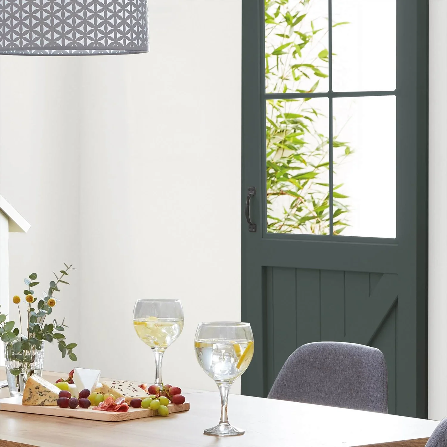 Homebase Interior Quick Dry Gloss Paint Thunder - 750ml 4 Homebase Interior Quick Dry Gloss Paint Thunder - 750ml - Image 2