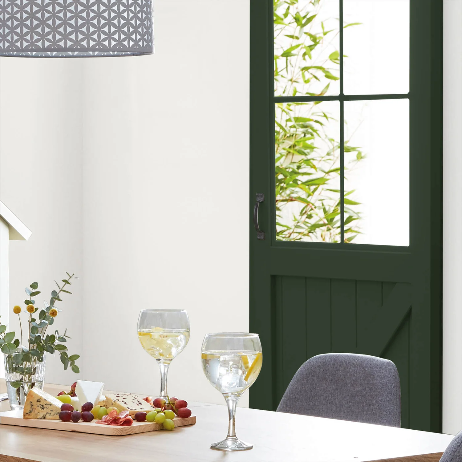 Homebase Interior Quick Dry Gloss Paint Woodland Green - 750ml 4 Homebase Interior Quick Dry Gloss Paint Woodland Green - 750ml - Image 2