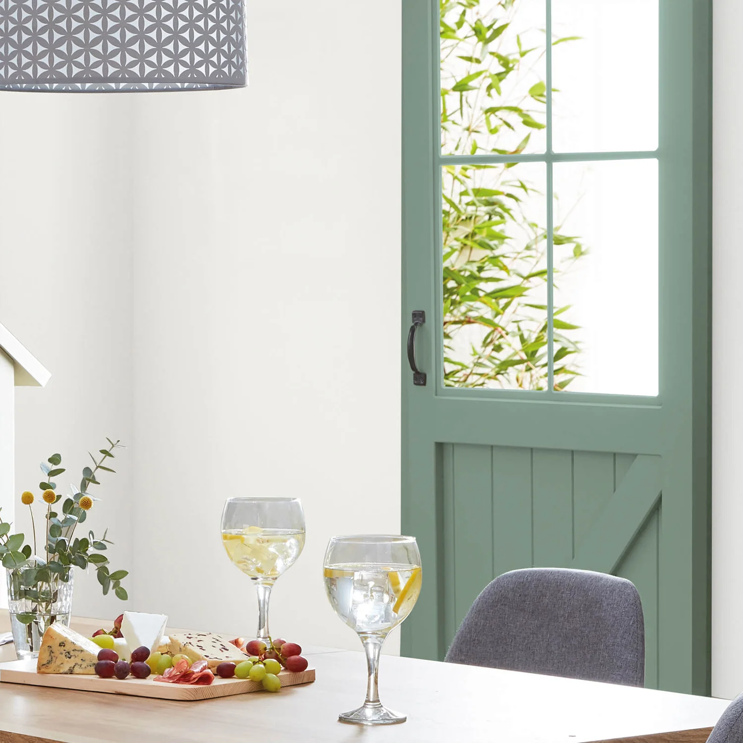 Homebase Interior Quick Dry Gloss Paint Duck Egg - 750ml 5 Homebase Interior Quick Dry Gloss Paint Duck Egg - 750ml - Image 3