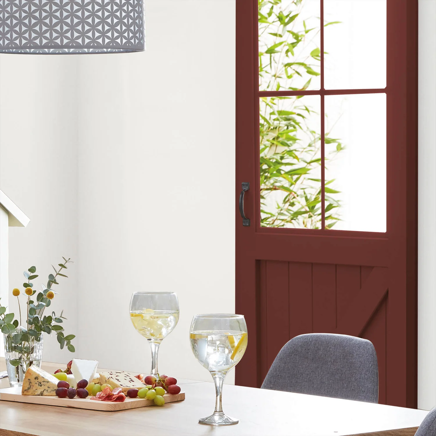 Homebase Interior Quick Dry Gloss Paint Dark Red - 750ml 5 Homebase Interior Quick Dry Gloss Paint Dark Red - 750ml - Image 3