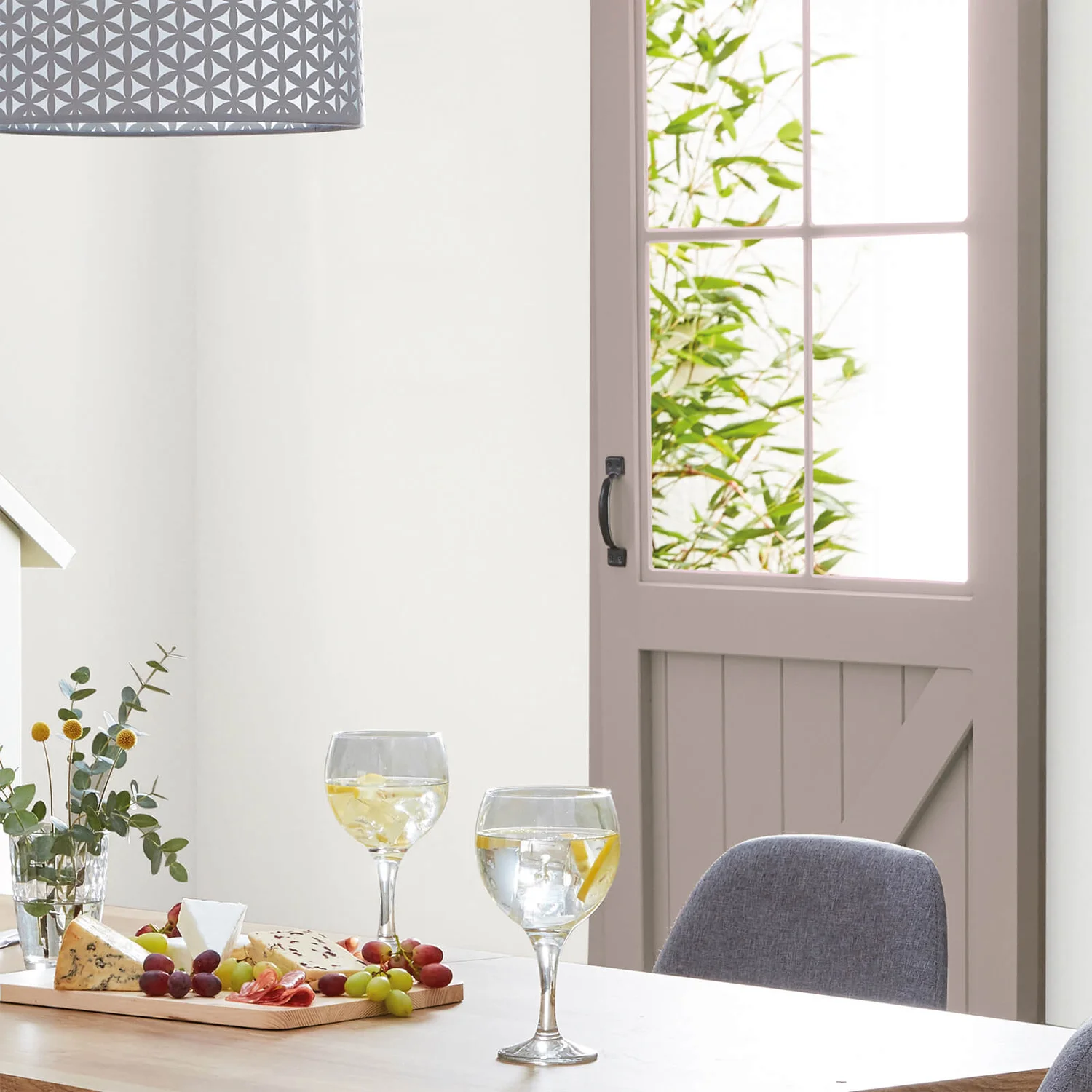 Homebase Interior Quick Dry Satin Paint Angel Pink - 750ml 5 Homebase Interior Quick Dry Satin Paint Angel Pink - 750ml - Image 3