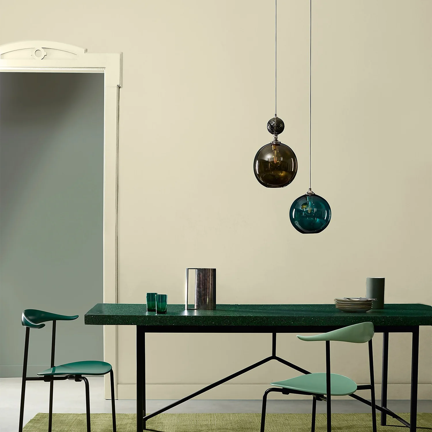 ELLE Decoration By Crown Flat Matt Paint White Grass - 2.5L 4 ELLE Decoration By Crown Flat Matt Paint White Grass - 2.5L - Image 2