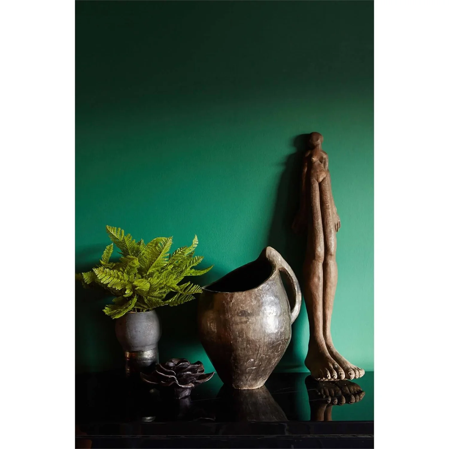 Abigail Ahern Matt Emulsion Paint Mercer Green - 2.5L 4 Abigail Ahern Matt Emulsion Paint Mercer Green - 2.5L - Image 2