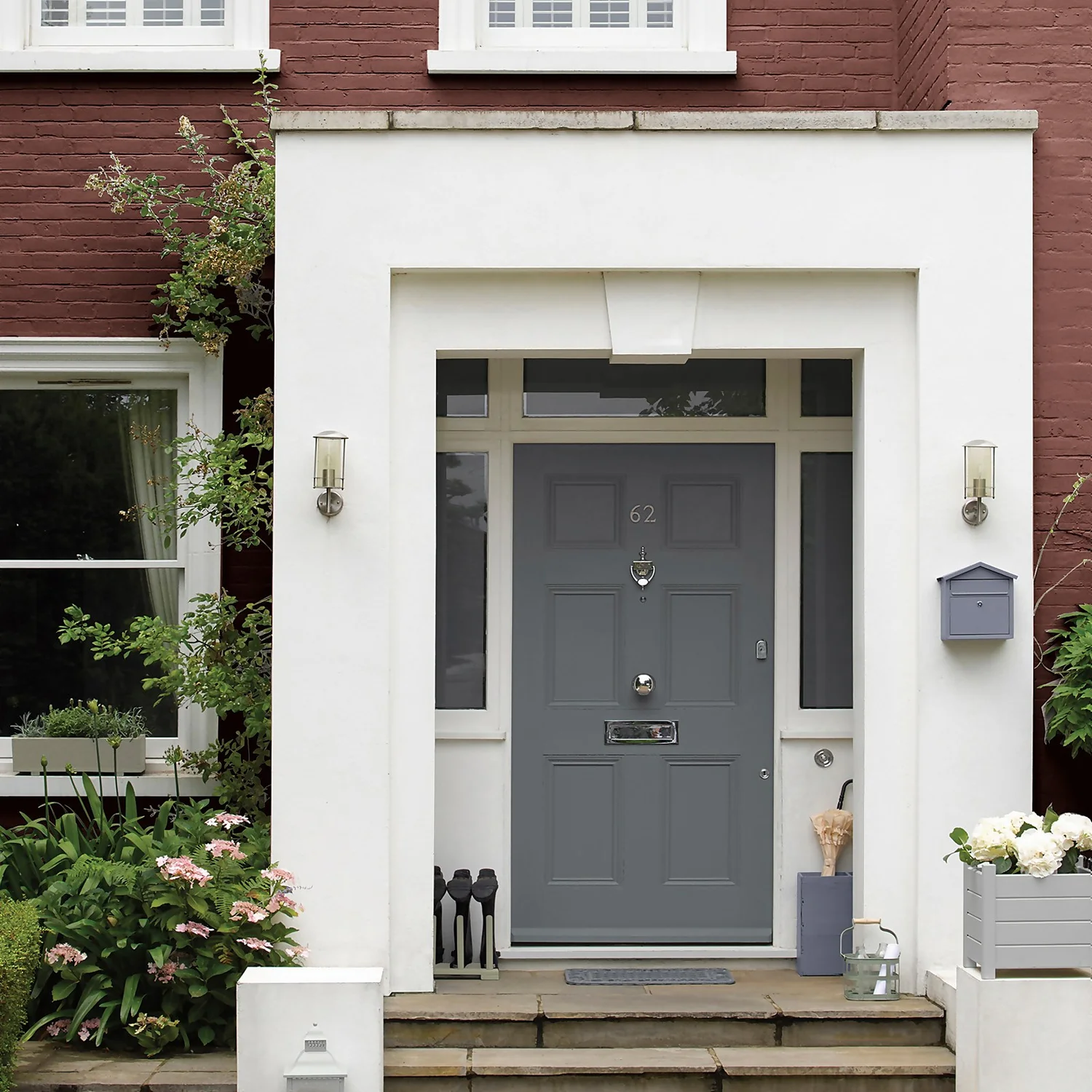 Sandtex® Ultra Smooth Masonry Paint Brick Red - 2.5L 7 Sandtex® Ultra Smooth Masonry Paint Brick Red - 2.5L - Image 5