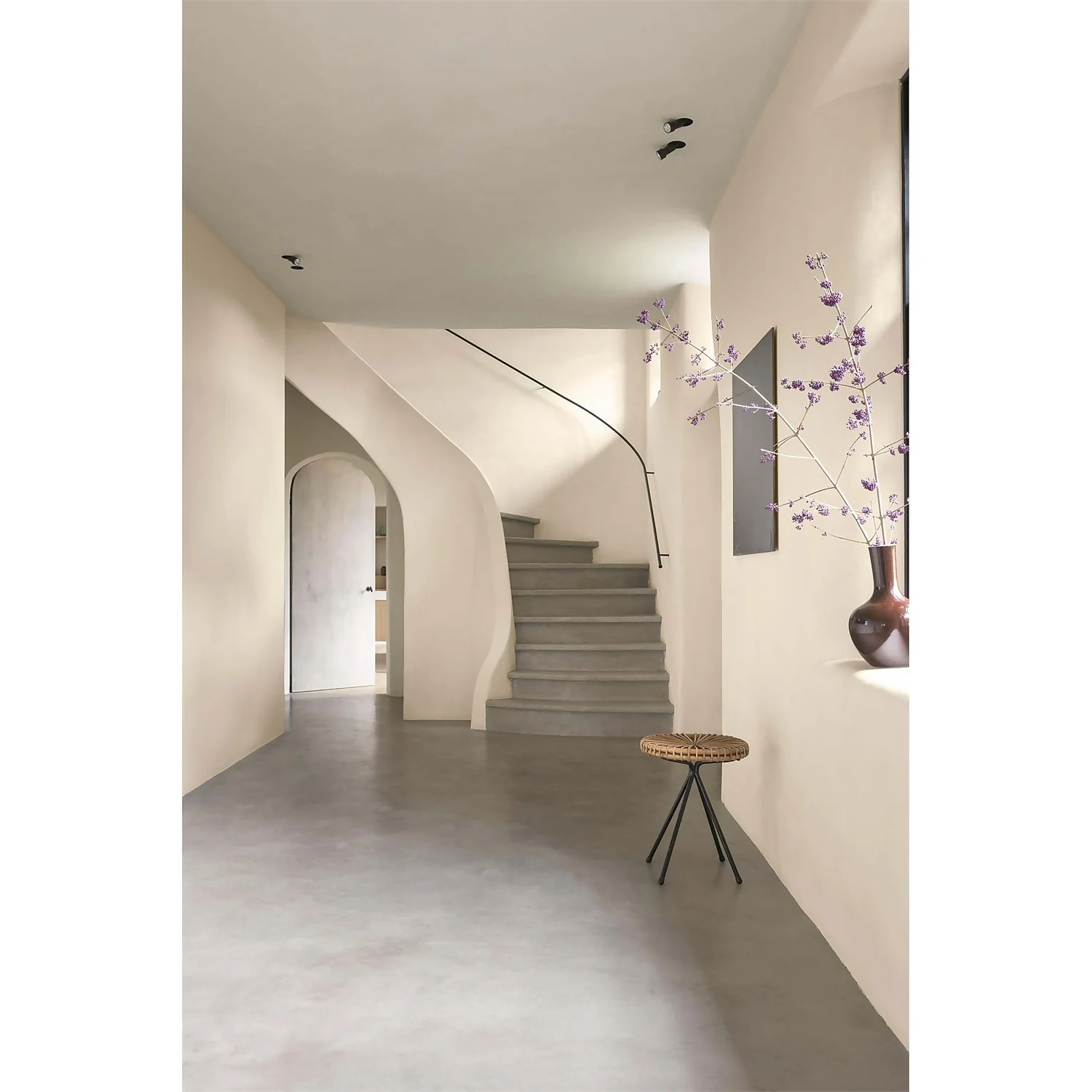 Dulux Simply Refresh One Coat Matt Emulsion Paint Magnolia - 2.5L 10 Dulux Simply Refresh One Coat Matt Emulsion Paint Magnolia - 2.5L - Image 8