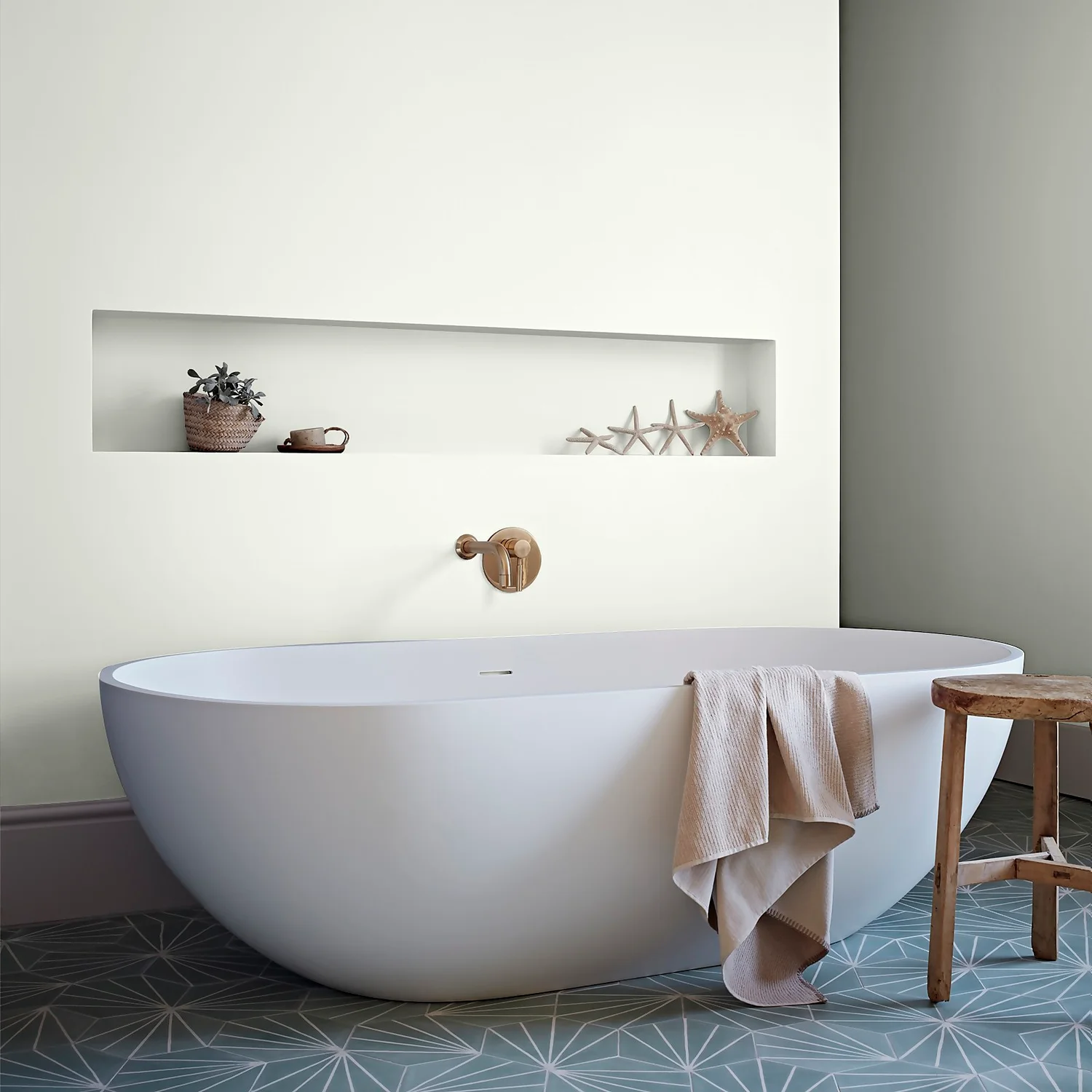 Crown Easyclean® Mouldguard+ Bathroom Mid Sheen Washable Multi Surface Paint Milk White® - 2.5L 4 Crown Easyclean® Mouldguard+ Bathroom Mid Sheen Washable Multi Surface Paint Milk White® - 2.5L - Image 2