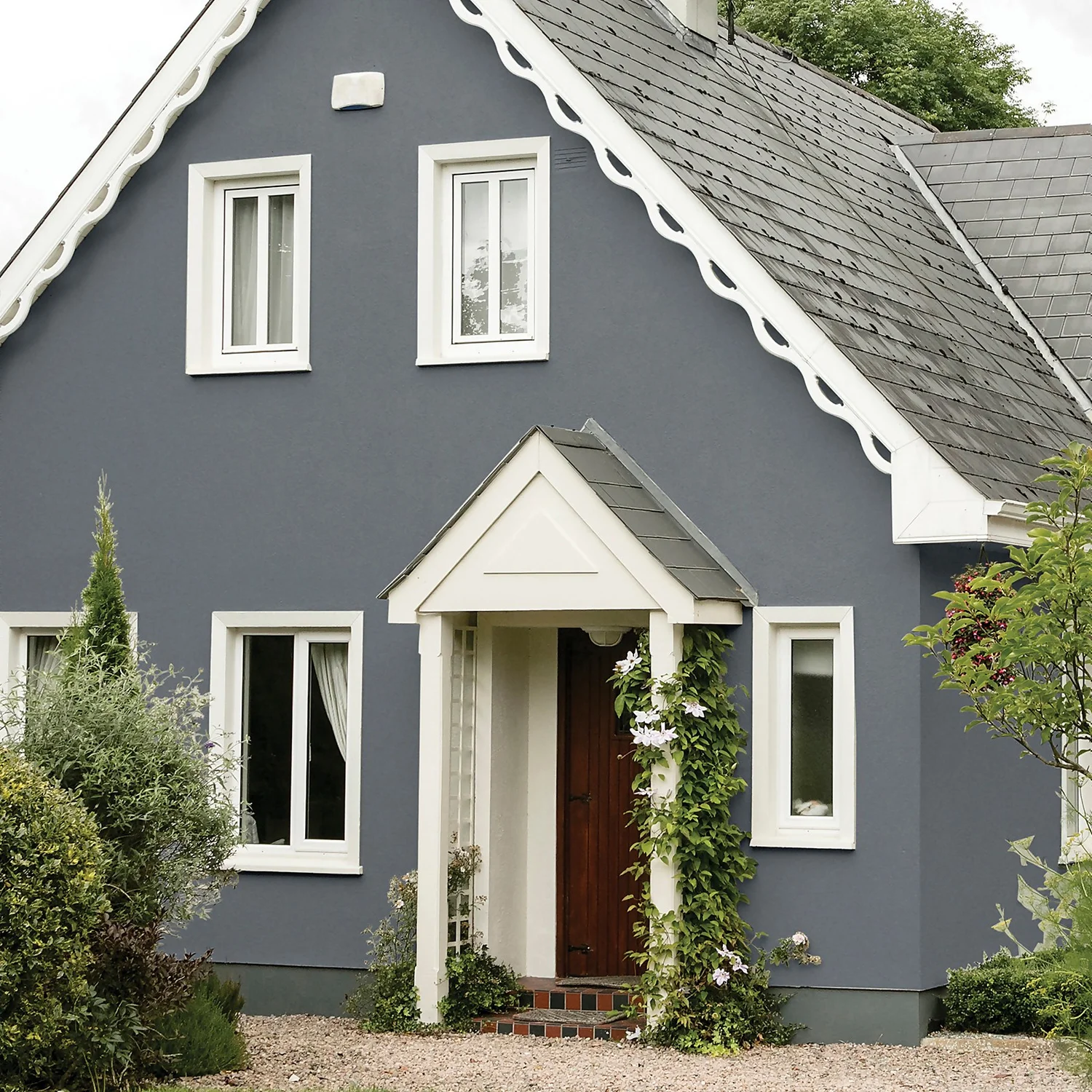 Sandtex® Ultra Smooth Masonry Paint Slate Grey - 10L 4 Sandtex® Ultra Smooth Masonry Paint Slate Grey - 10L - Image 2