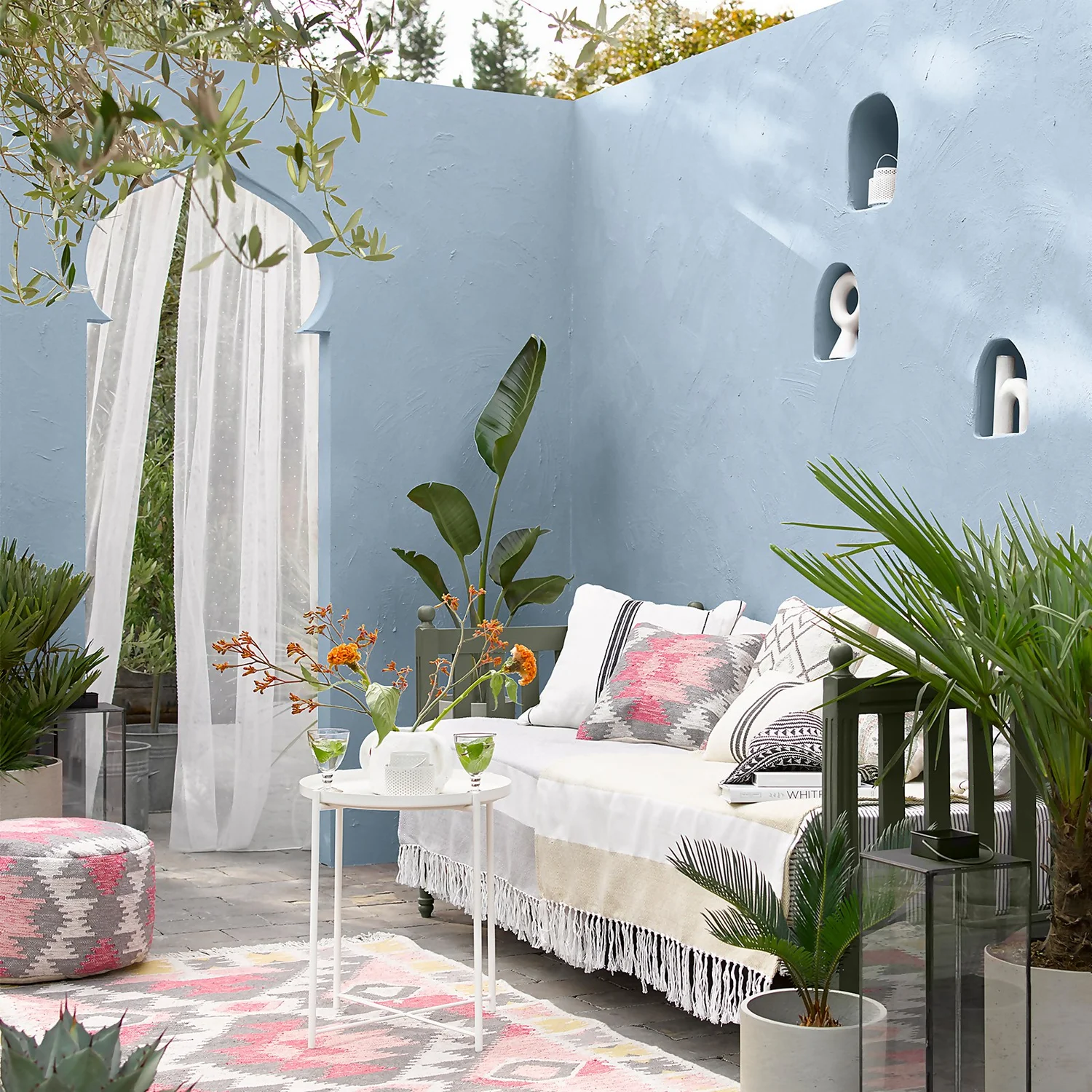 Sandtex® Ultra Smooth Masonry Paint Morning Sky - 5L 5 Sandtex® Ultra Smooth Masonry Paint Morning Sky - 5L - Image 3