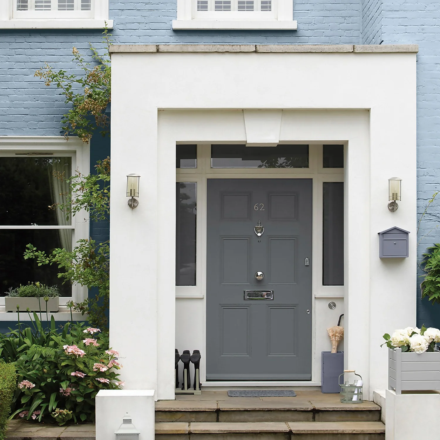 Sandtex® Ultra Smooth Masonry Paint Morning Sky - 5L 7 Sandtex® Ultra Smooth Masonry Paint Morning Sky - 5L - Image 5