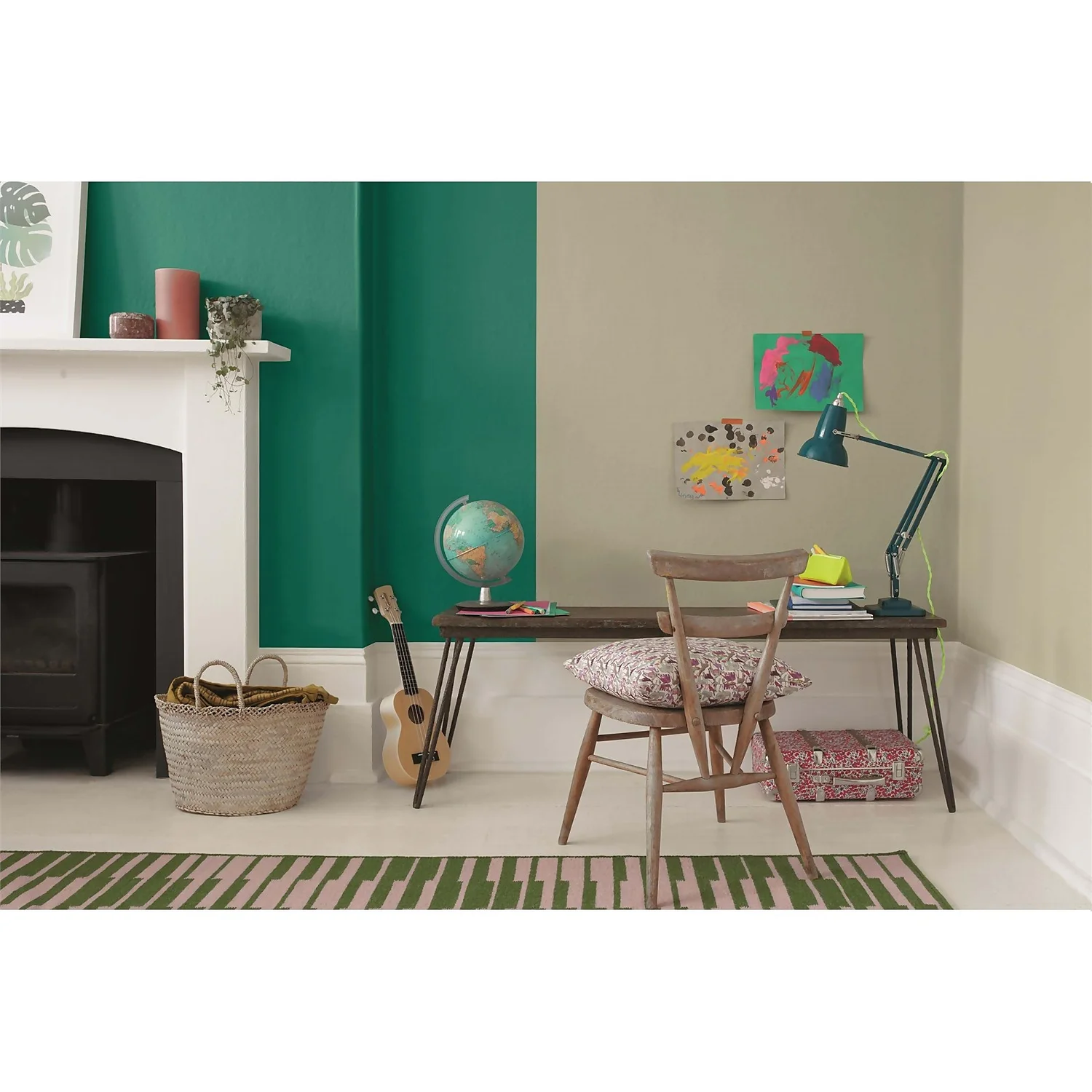 Dulux Simply Refresh Feature Wall One Coat Matt Emulsion Paint Emerald Glade - Tester 30ml 5 Dulux Simply Refresh Feature Wall One Coat Matt Emulsion Paint Emerald Glade - Tester 30ml - Image 3