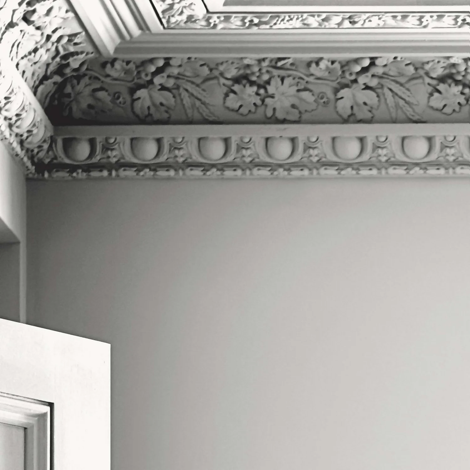 Laura Ashley Eggshell Paint Pure White - 750ml 5 Laura Ashley Eggshell Paint Pure White - 750ml - Image 3