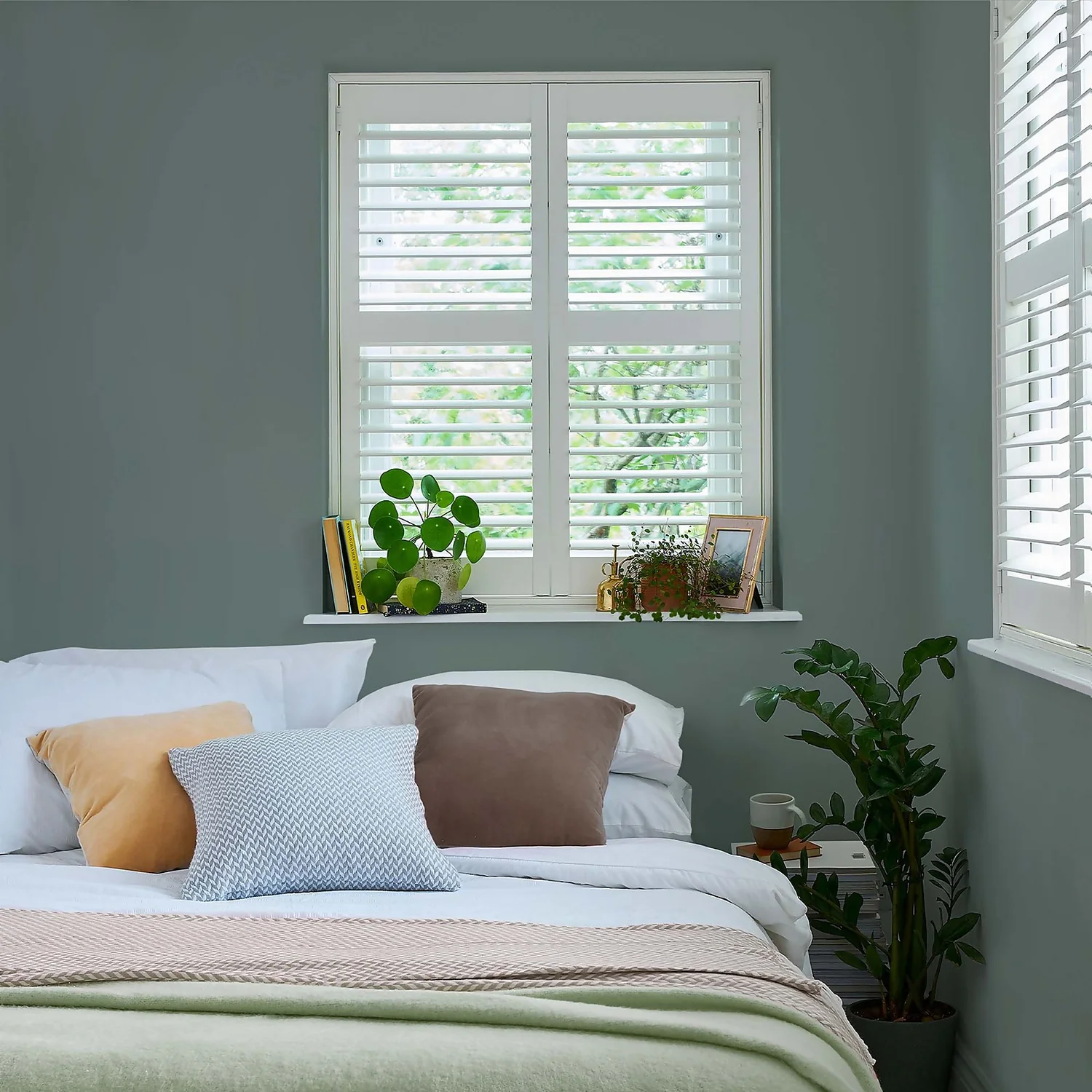 Laura Ashley Eggshell Paint Fern - 750ml 4 Laura Ashley Eggshell Paint Fern - 750ml - Image 2