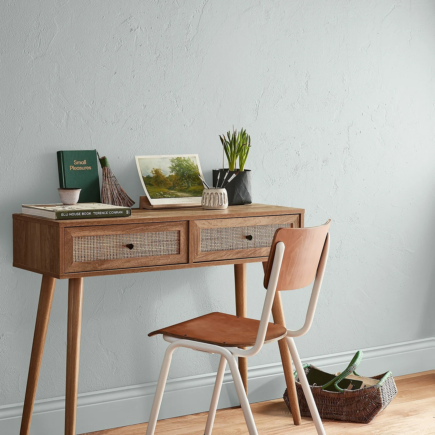 Country Living Matt Emulsion Multi-Surface Paint Glasshouse White - Tester 125ml 6 Country Living Matt Emulsion Multi-Surface Paint Glasshouse White - Tester 125ml - Image 4