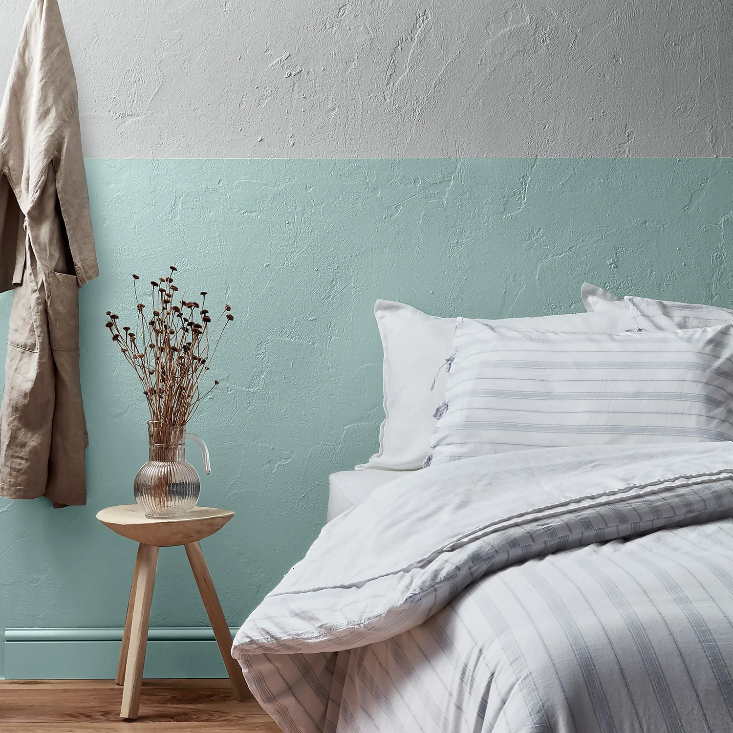 Country Living Matt Emulsion Multi-Surface Paint Old Cotswold Blue - Tester 125ml 4 Country Living Matt Emulsion Multi-Surface Paint Old Cotswold Blue - Tester 125ml - Image 2