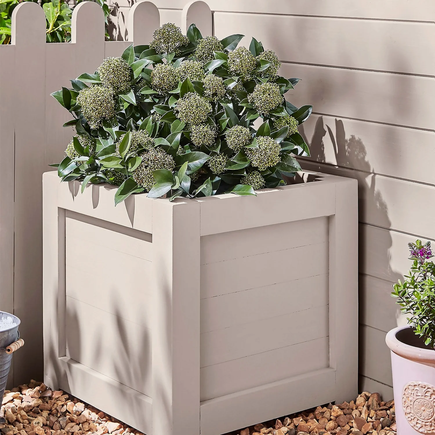 Laura Ashley Eggshell Garden Paint Sable - 2.5L 4 Laura Ashley Eggshell Garden Paint Sable - 2.5L - Image 2