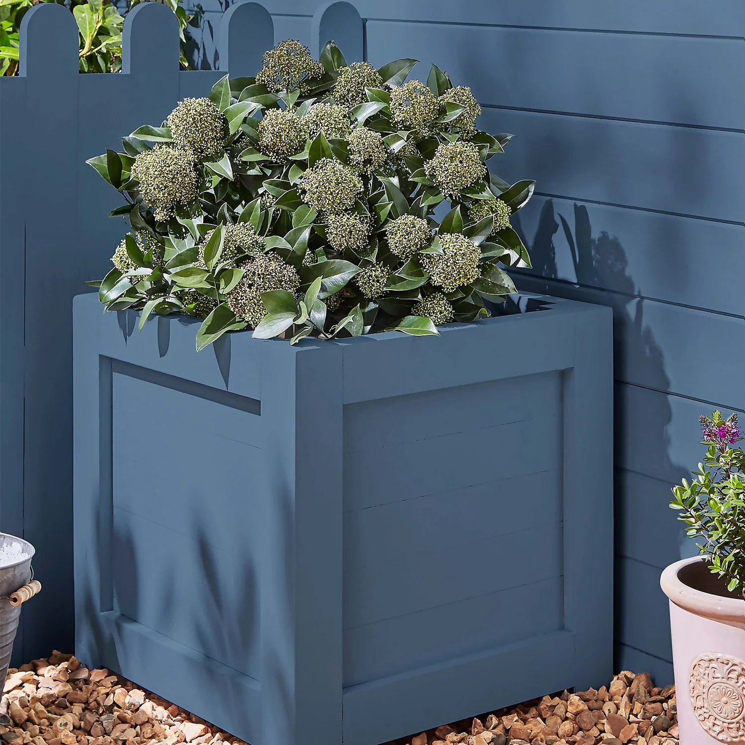 Laura Ashley Eggshell Garden Paint Dark Seaspray - 2.5L 4 Laura Ashley Eggshell Garden Paint Dark Seaspray - 2.5L - Image 2