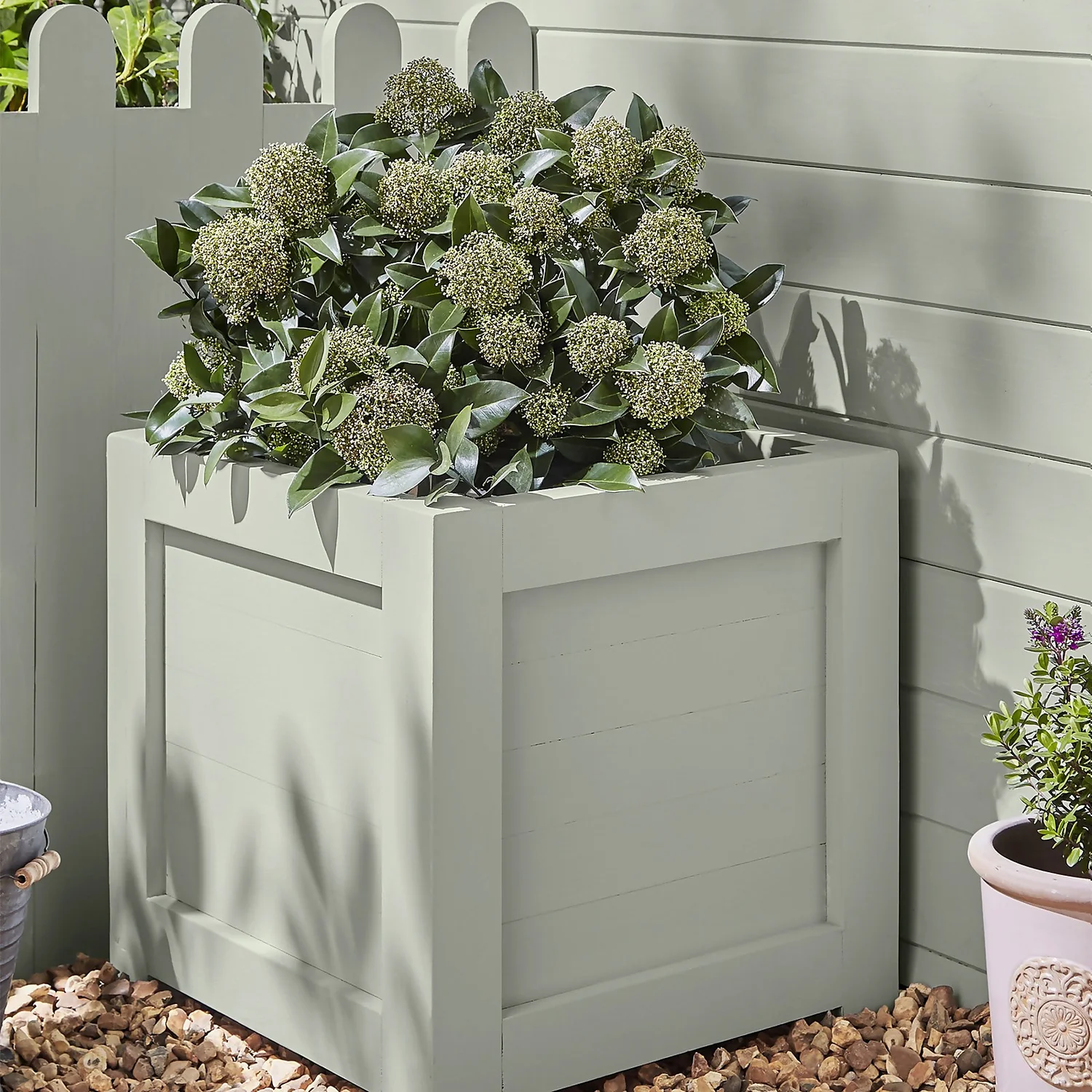 Laura Ashley Eggshell Garden Paint Sage Leaf - 2.5L 4 Laura Ashley Eggshell Garden Paint Sage Leaf - 2.5L - Image 2