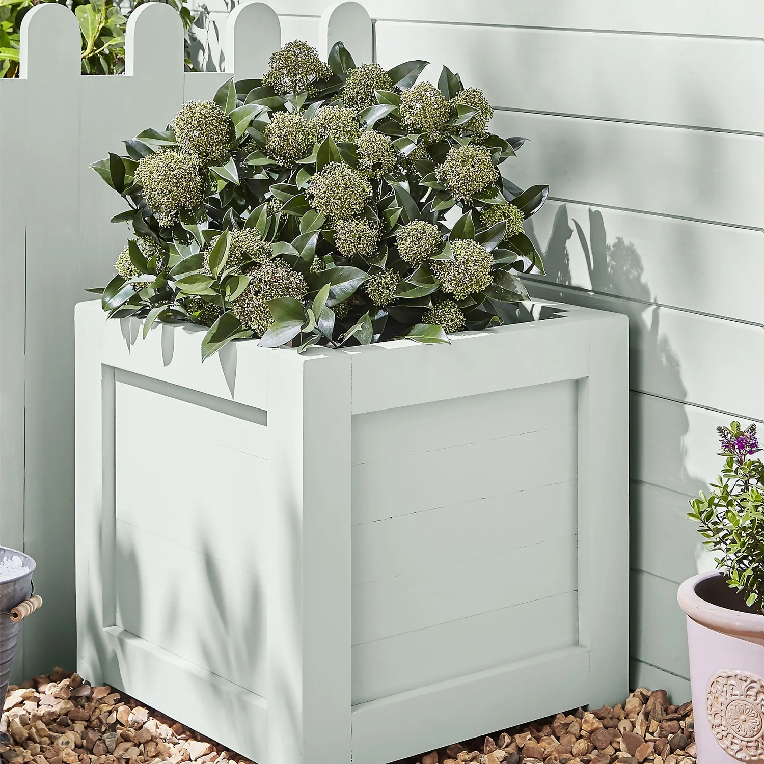 Laura Ashley Eggshell Garden Paint Pale Duck Egg - 2.5L 4 Laura Ashley Eggshell Garden Paint Pale Duck Egg - 2.5L - Image 2