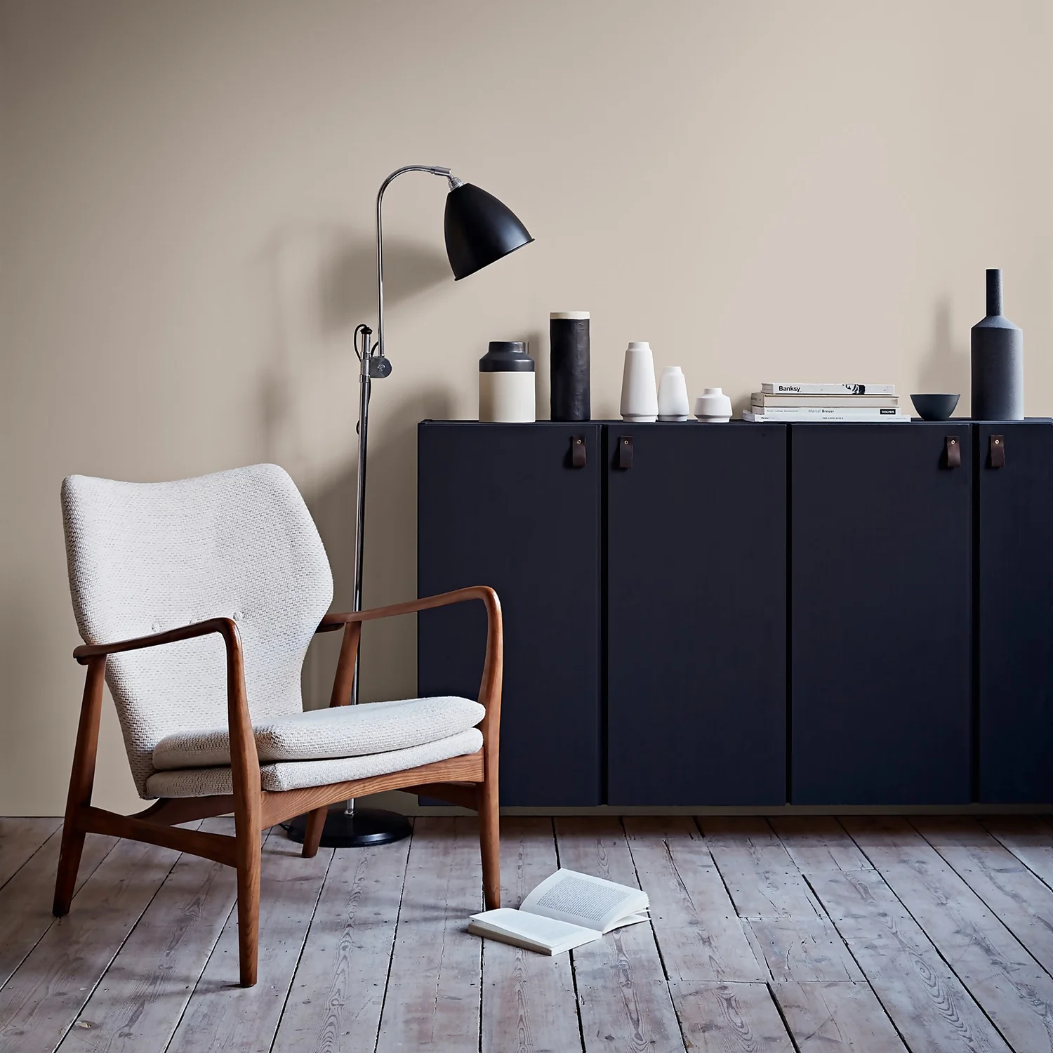 Crown Matt Emulsion Paint Linen Blend - Tester 40ml 4 Crown Matt Emulsion Paint Linen Blend - Tester 40ml - Image 2